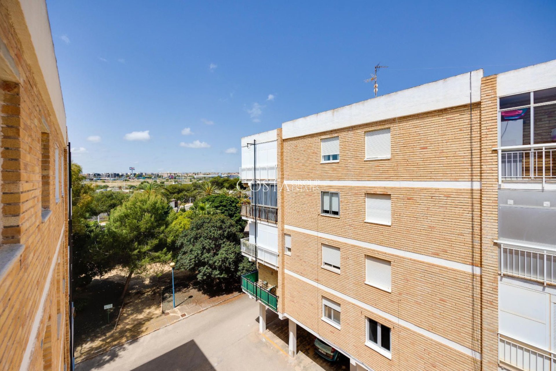 Resale - Apartments -
Orihuela - Orihuela Costa