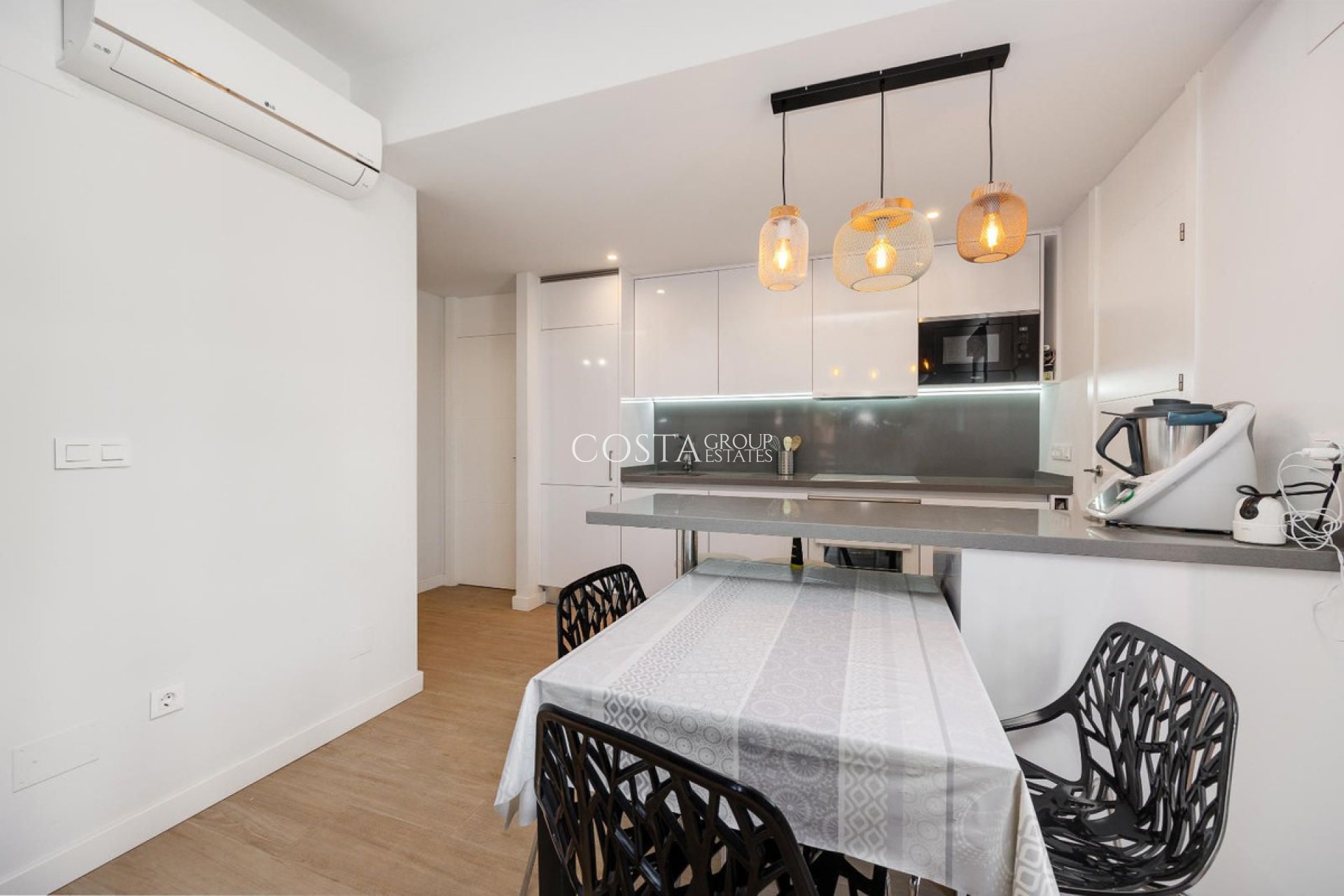 Resale - Apartments -
Orihuela - Orihuela Costa