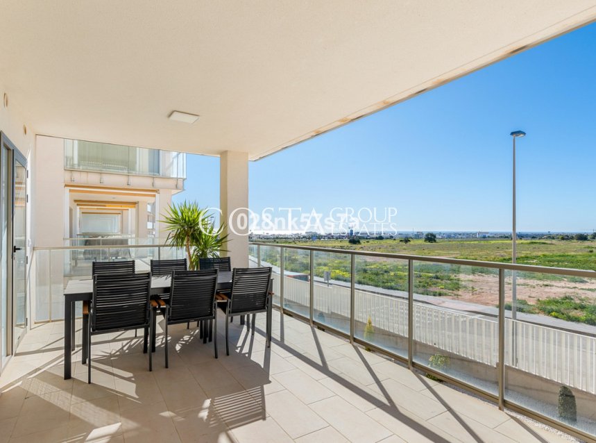 Resale - Apartments -
Orihuela - Orihuela Costa