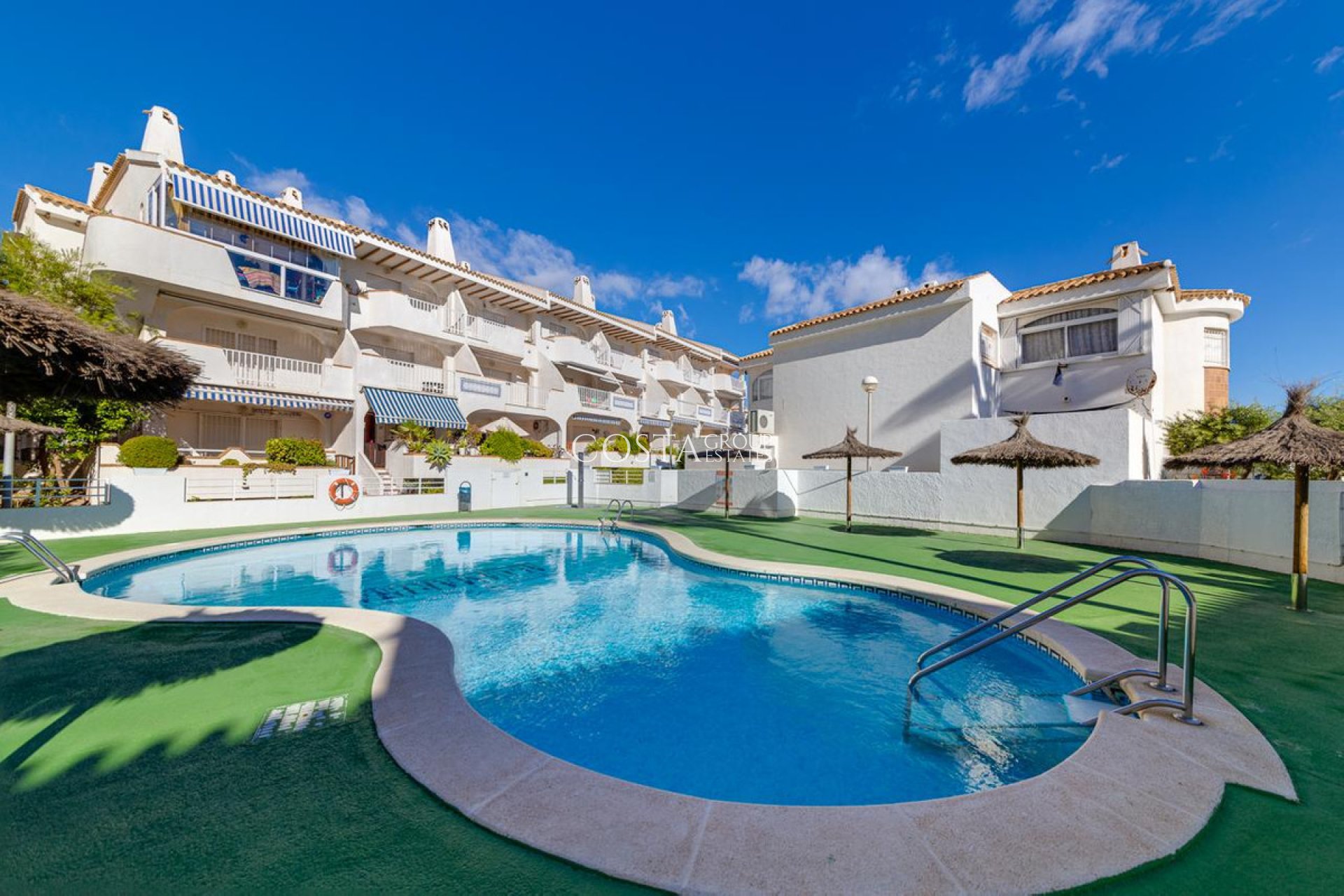 Resale - Apartments -
Orihuela - Orihuela Costa