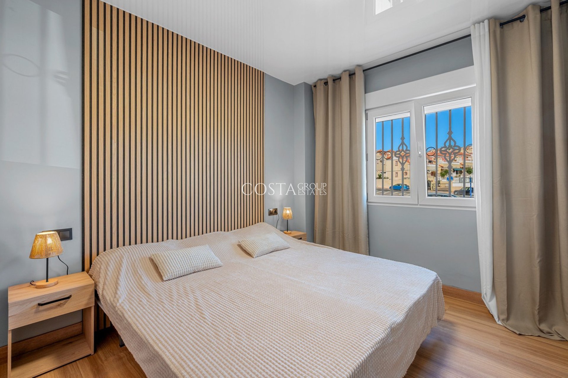 Resale - Apartments -
Orihuela - Orihuela Costa