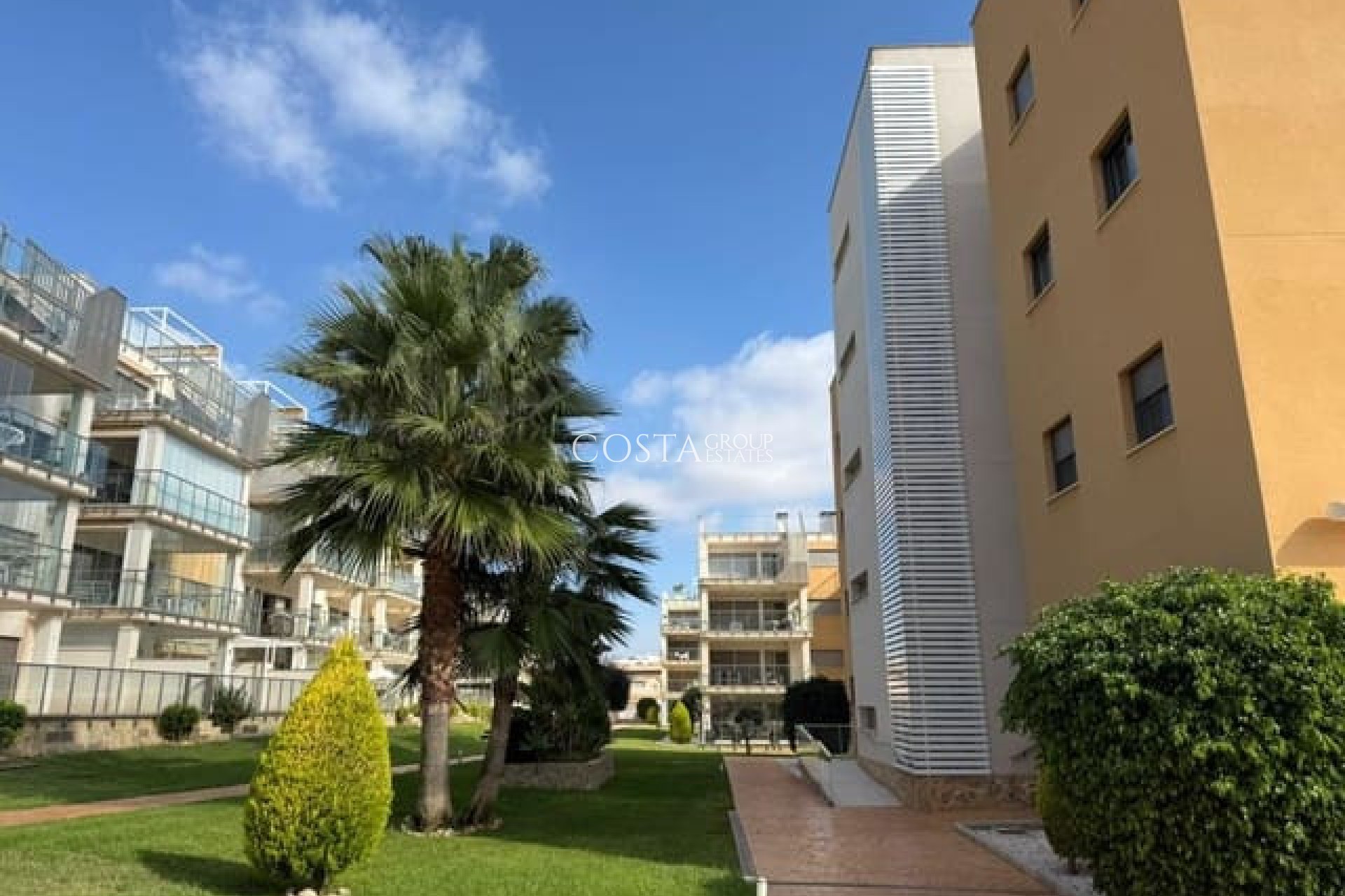 Resale - Apartments -
Orihuela - Orihuela Costa