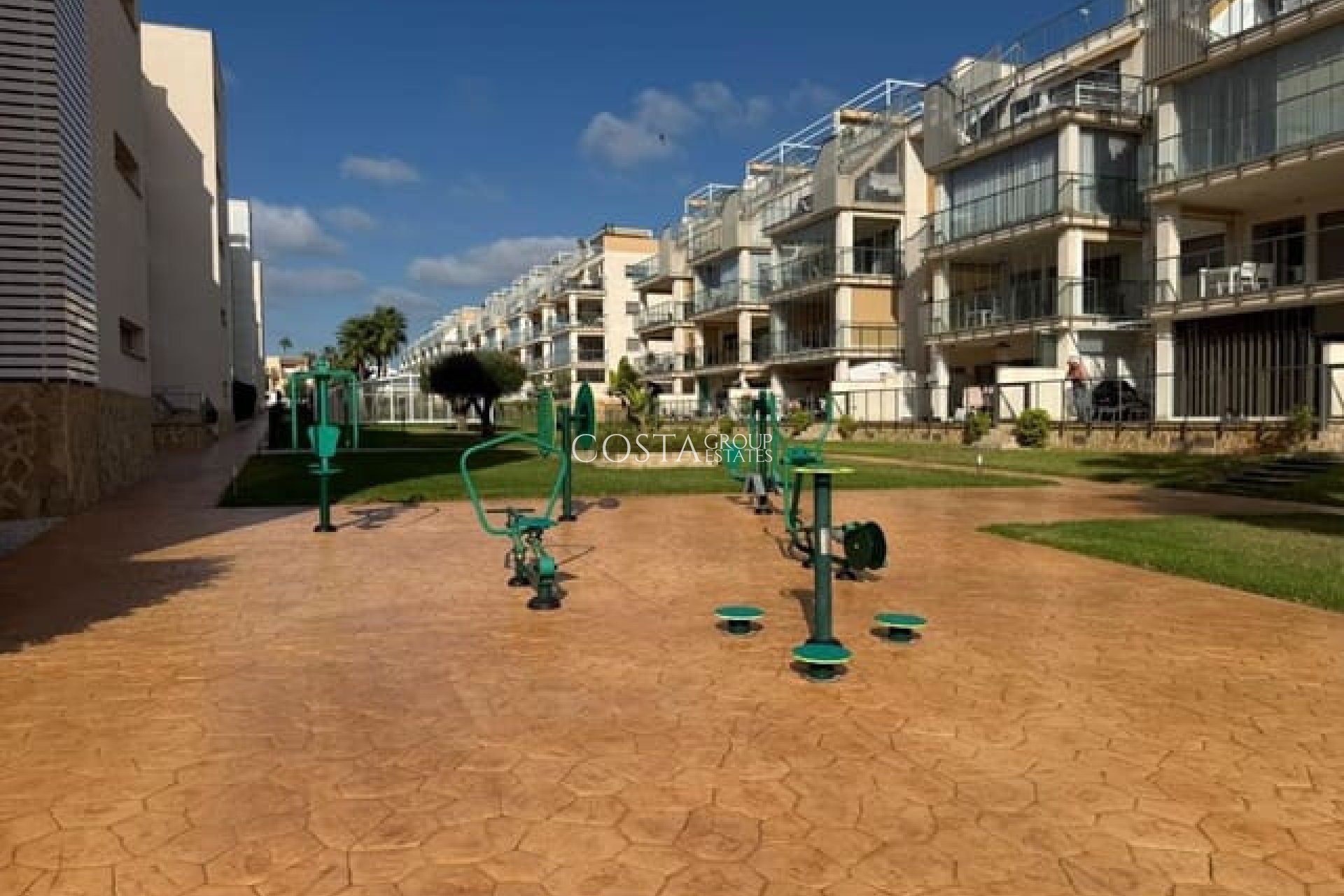 Resale - Apartments -
Orihuela - Orihuela Costa