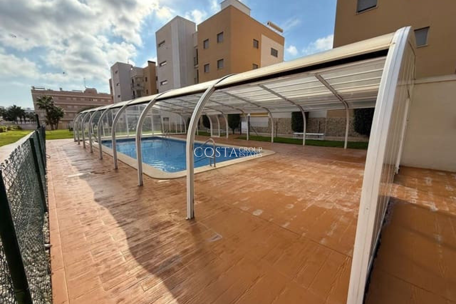 Resale - Apartments -
Orihuela - Orihuela Costa