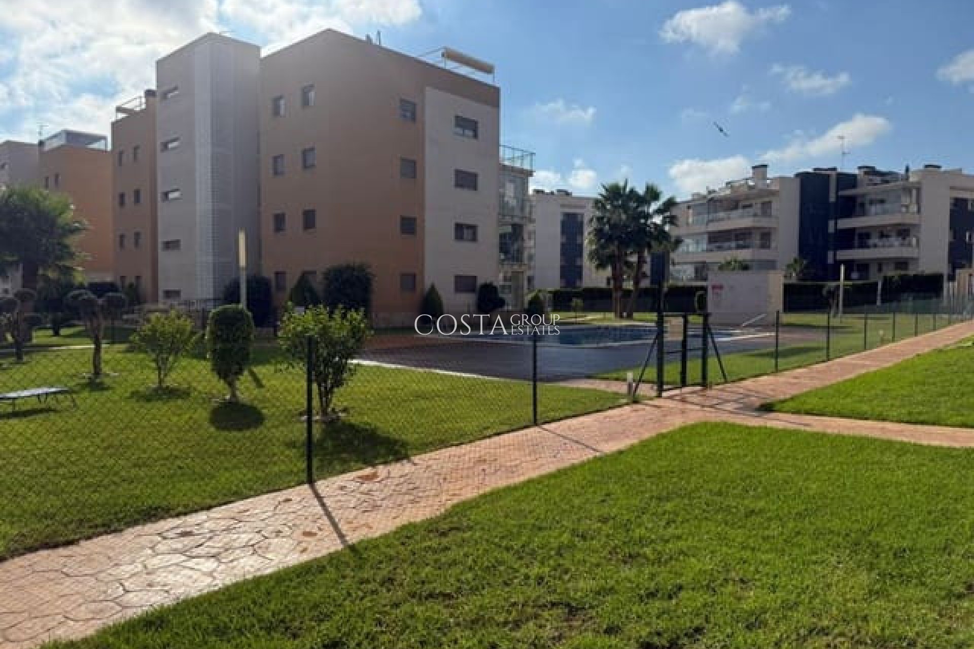 Resale - Apartments -
Orihuela - Orihuela Costa