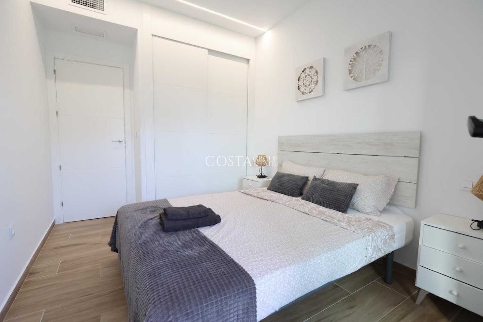 Resale - Apartments -
Orihuela - Orihuela Costa