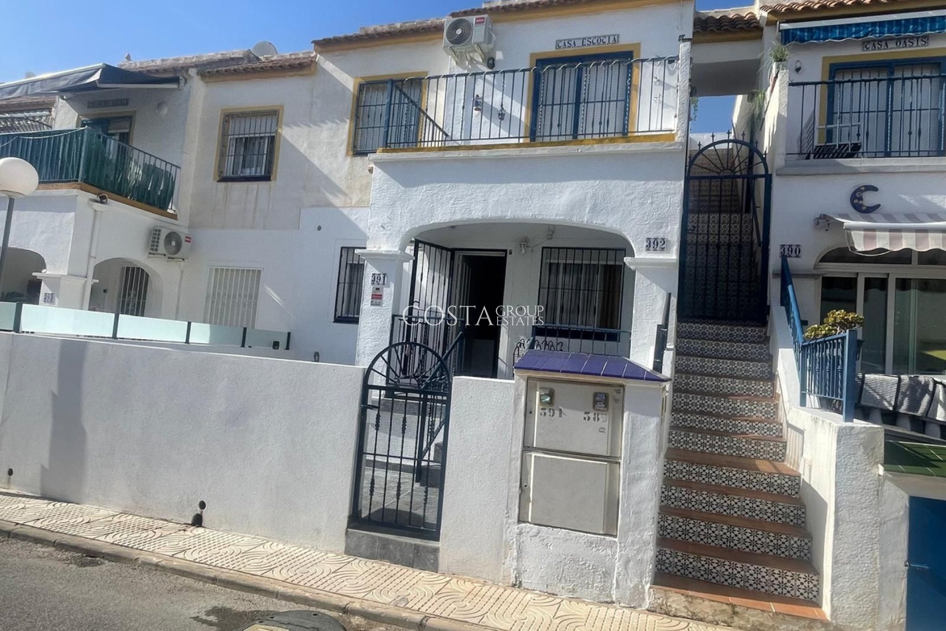 Resale - Apartments -
Orihuela - Orihuela Costa