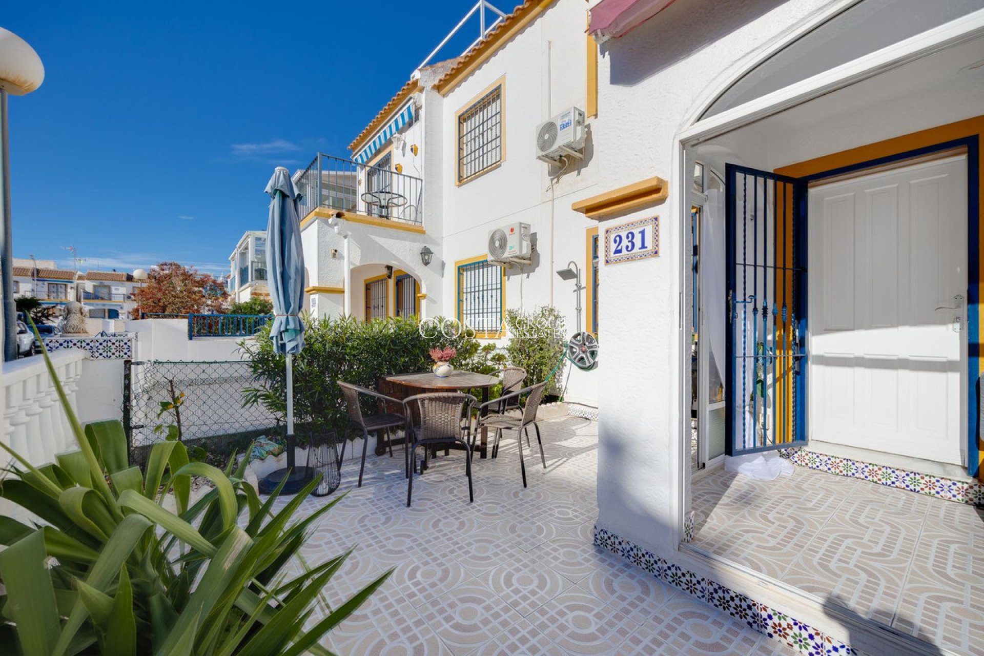 Resale - Apartments -
Orihuela - Orihuela Costa