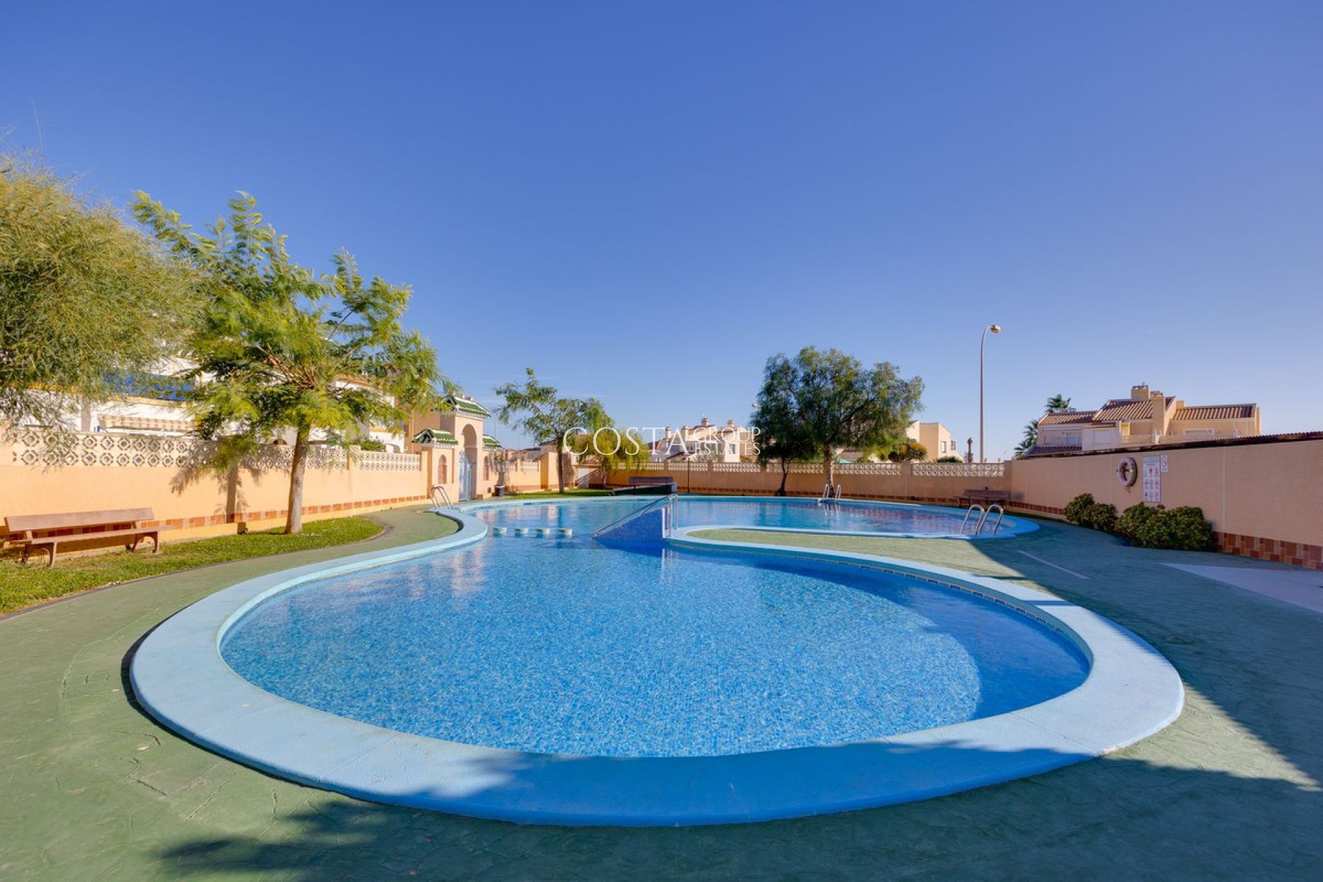 Resale - Apartments -
Orihuela - Orihuela Costa