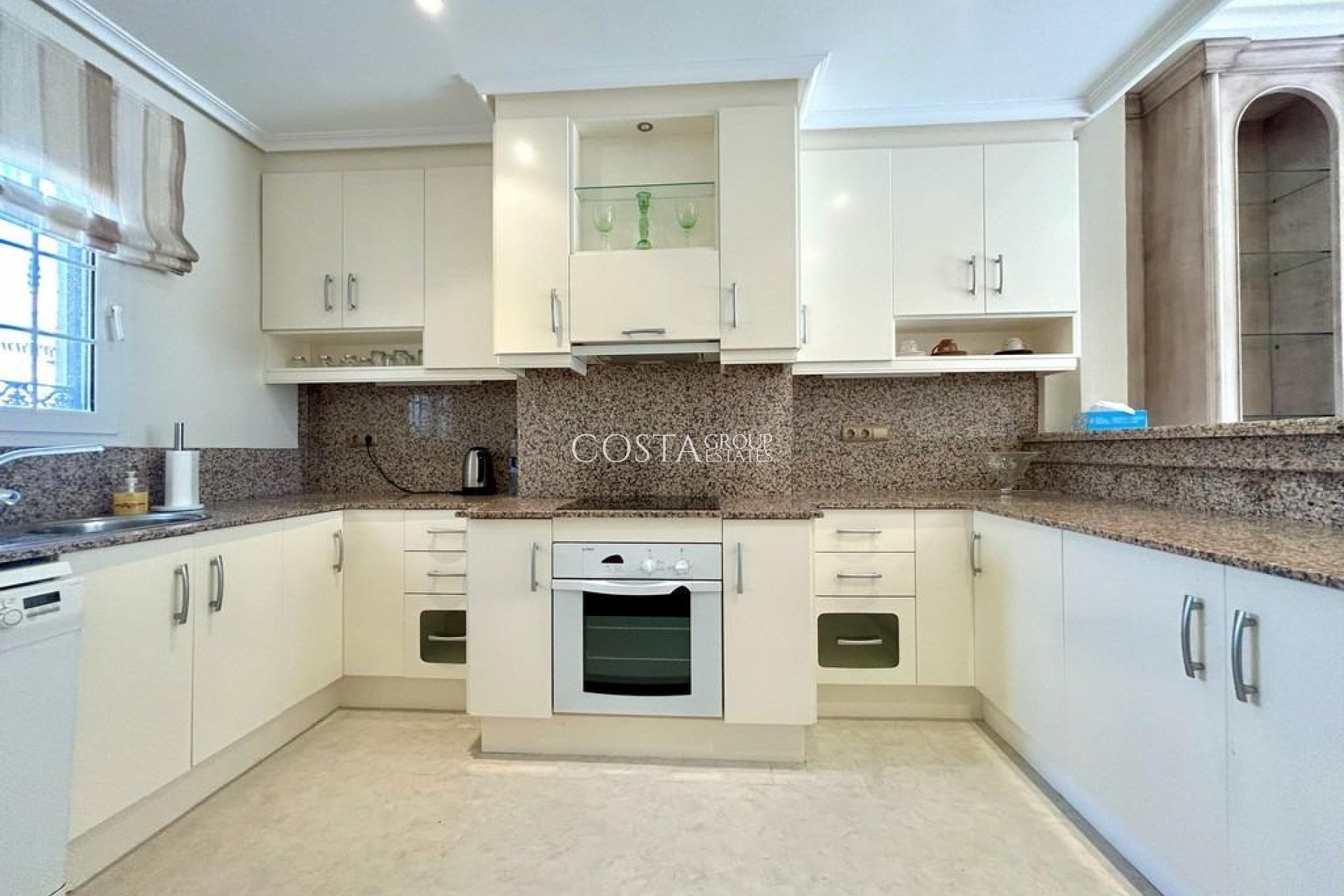 Resale - Apartments -
Orihuela - Orihuela Costa