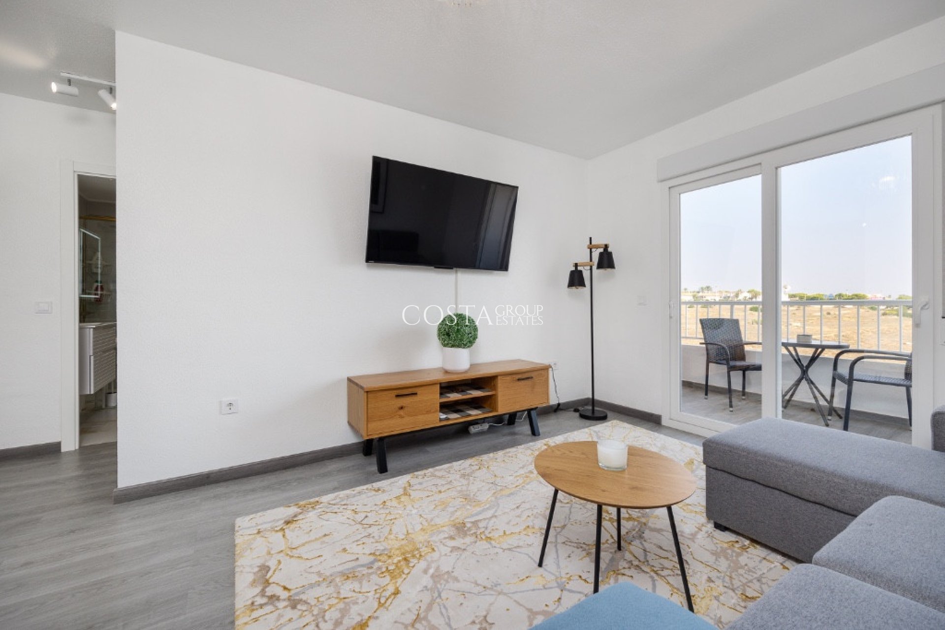 Resale - Apartments -
Orihuela - Punta Prima