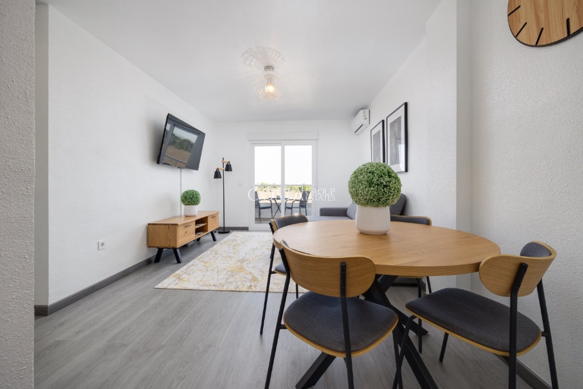 Resale - Apartments -
Orihuela - Punta Prima