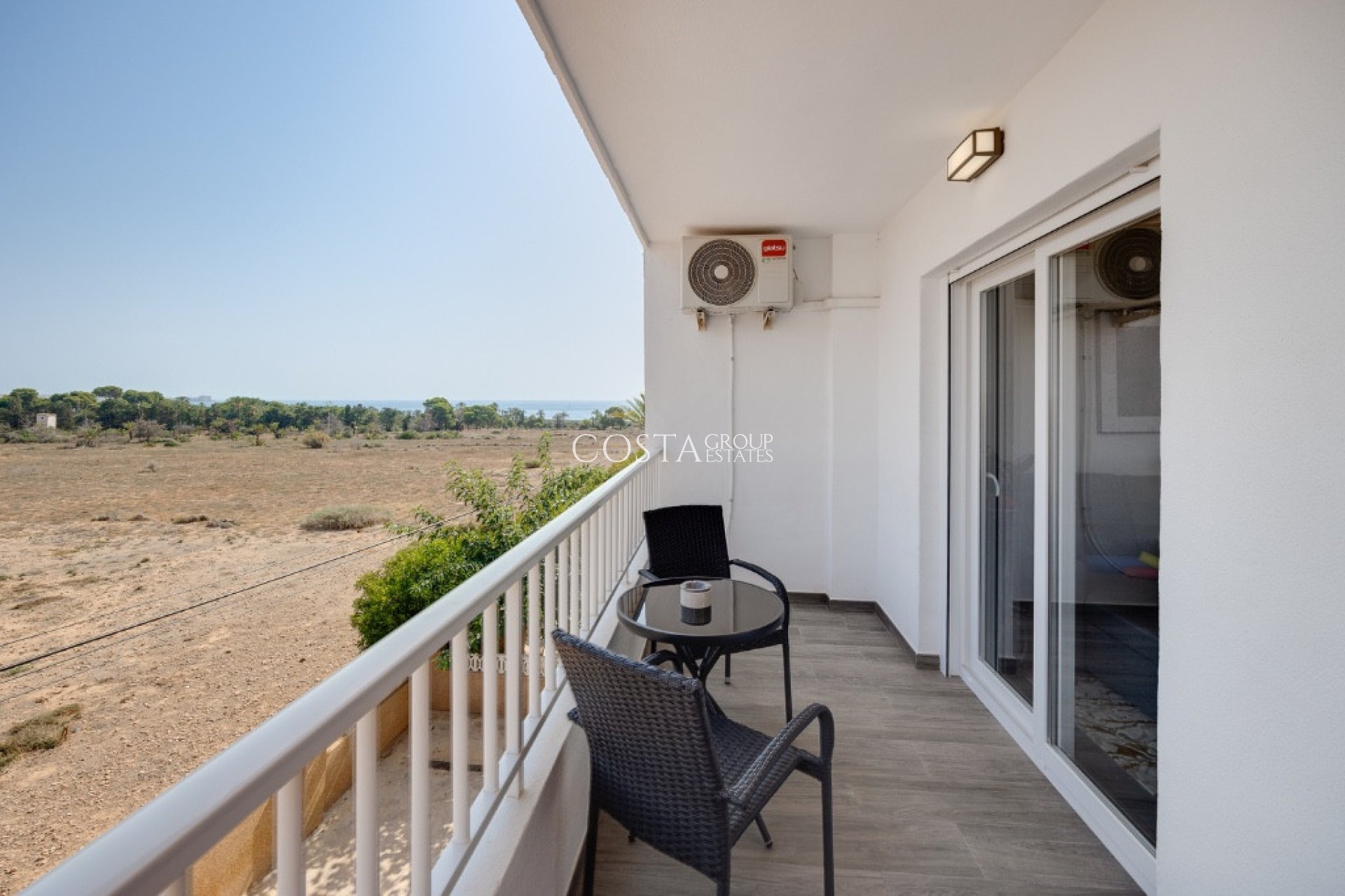 Resale - Apartments -
Orihuela - Punta Prima