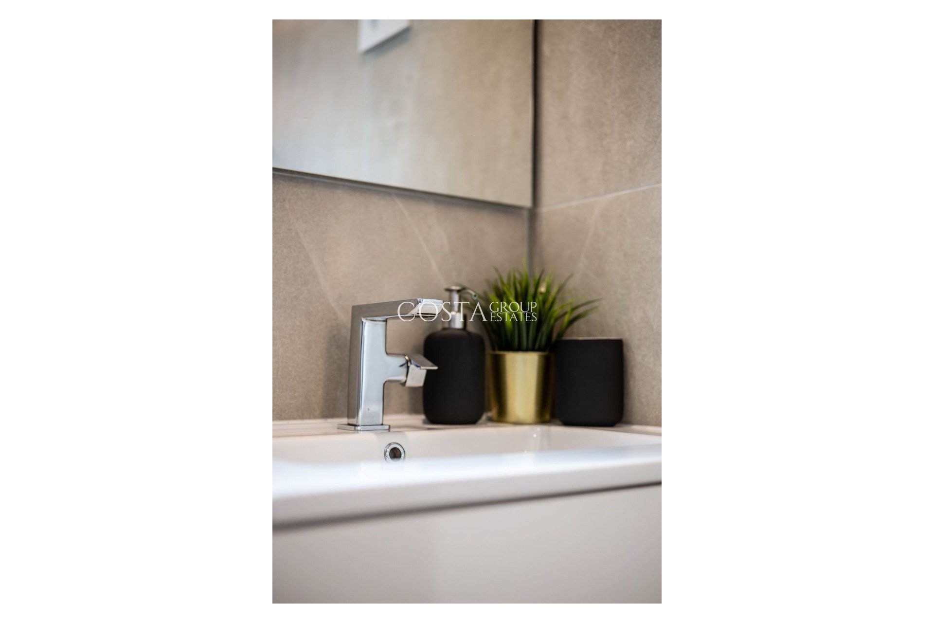 Resale - Apartments -
Orihuela - Punta Prima