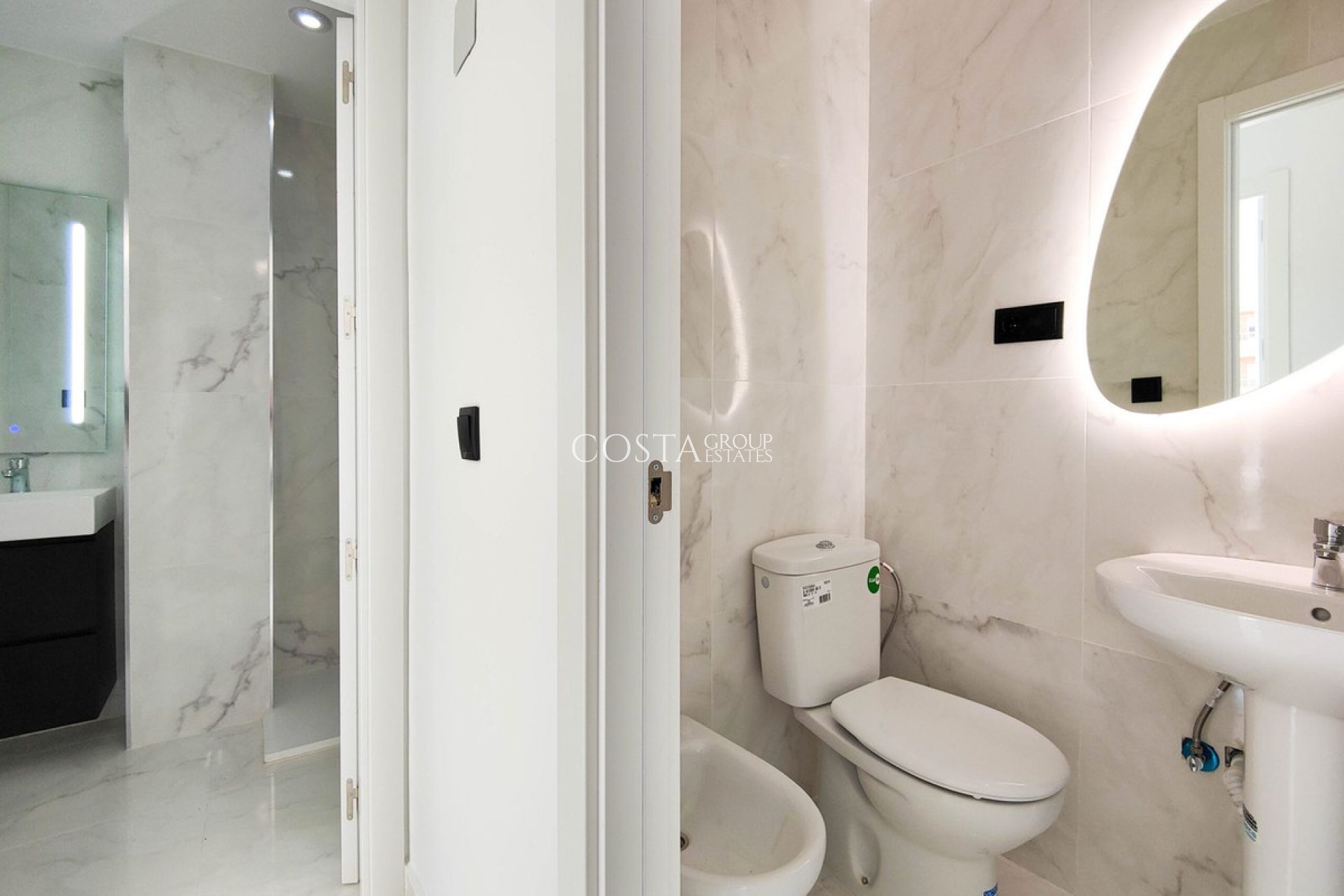 Resale - Apartments -
Orihuela - Punta Prima