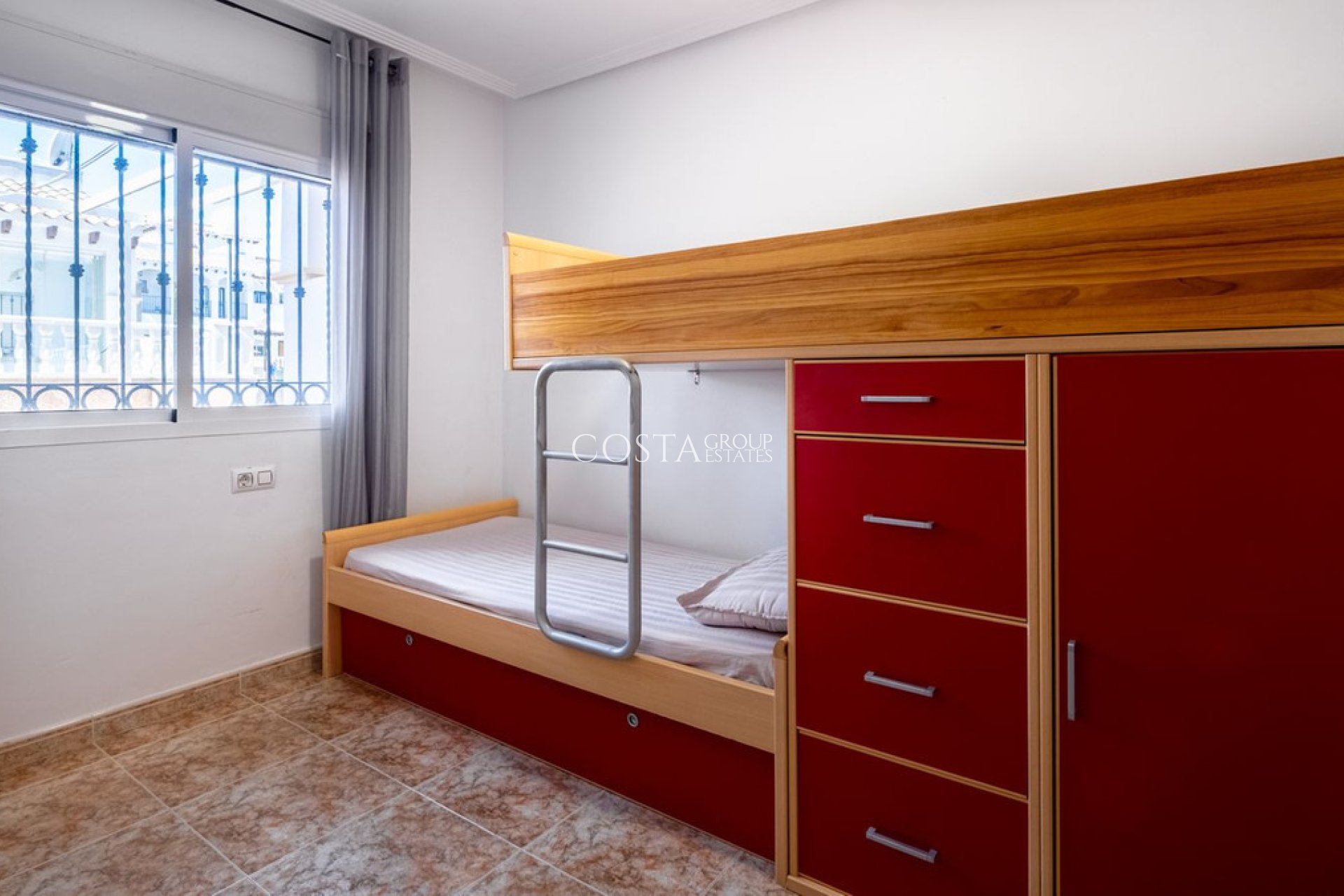 Resale - Apartments -
Orihuela - Punta Prima