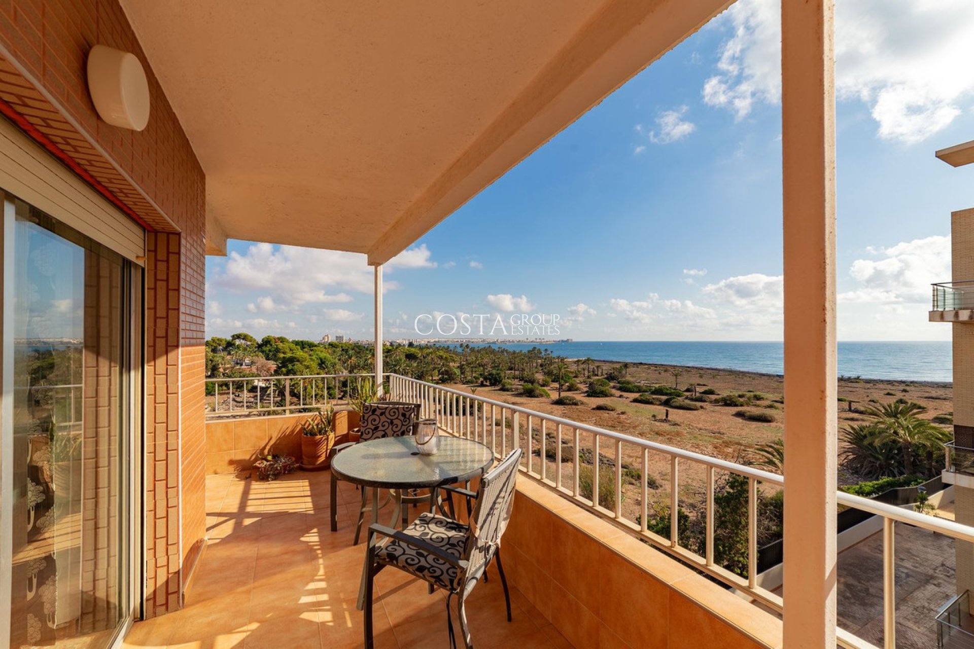 Resale - Apartments -
Orihuela - Punta Prima