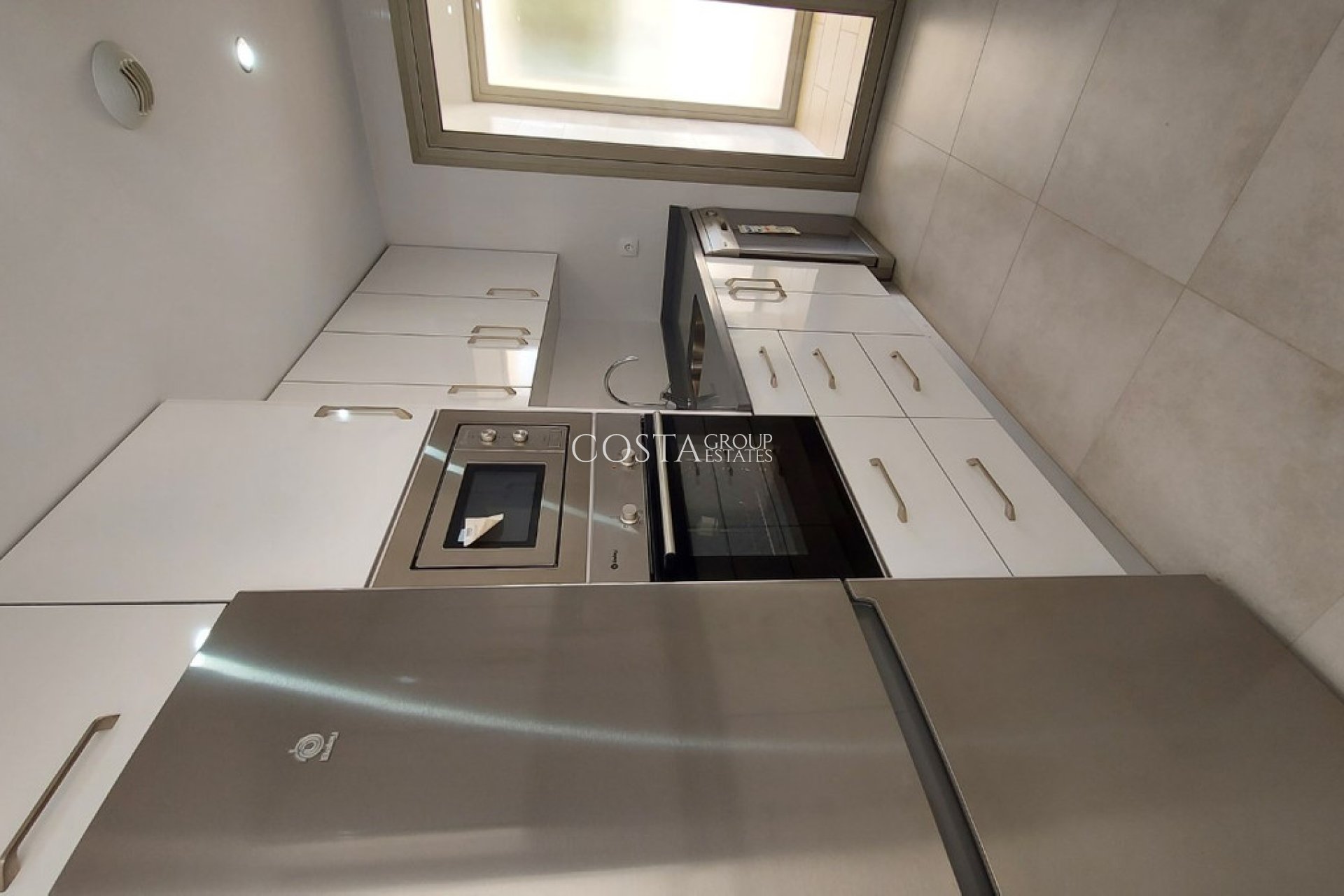 Resale - Apartments -
Orihuela - Villamartin