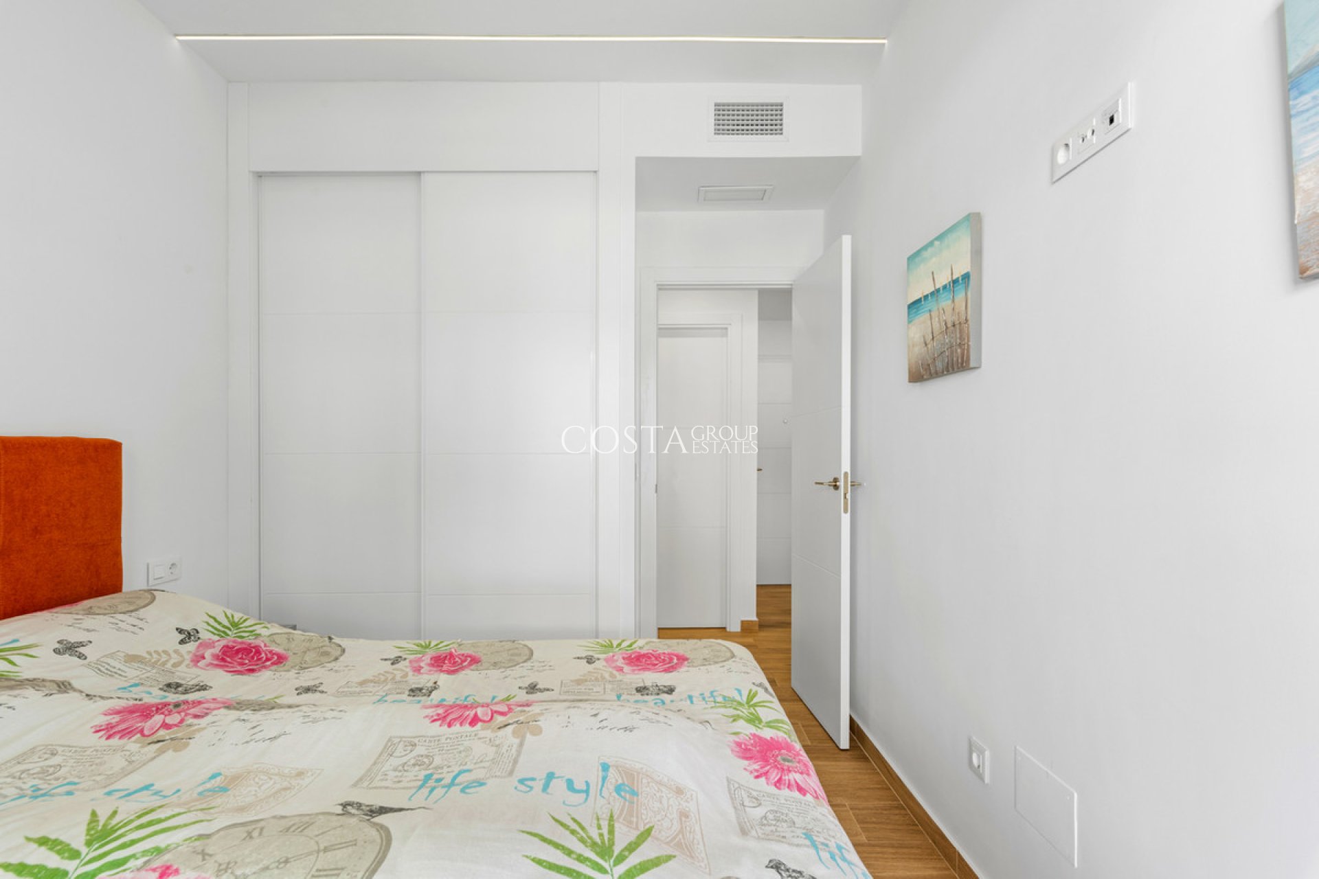 Resale - Apartments -
Orihuela - Villamartin