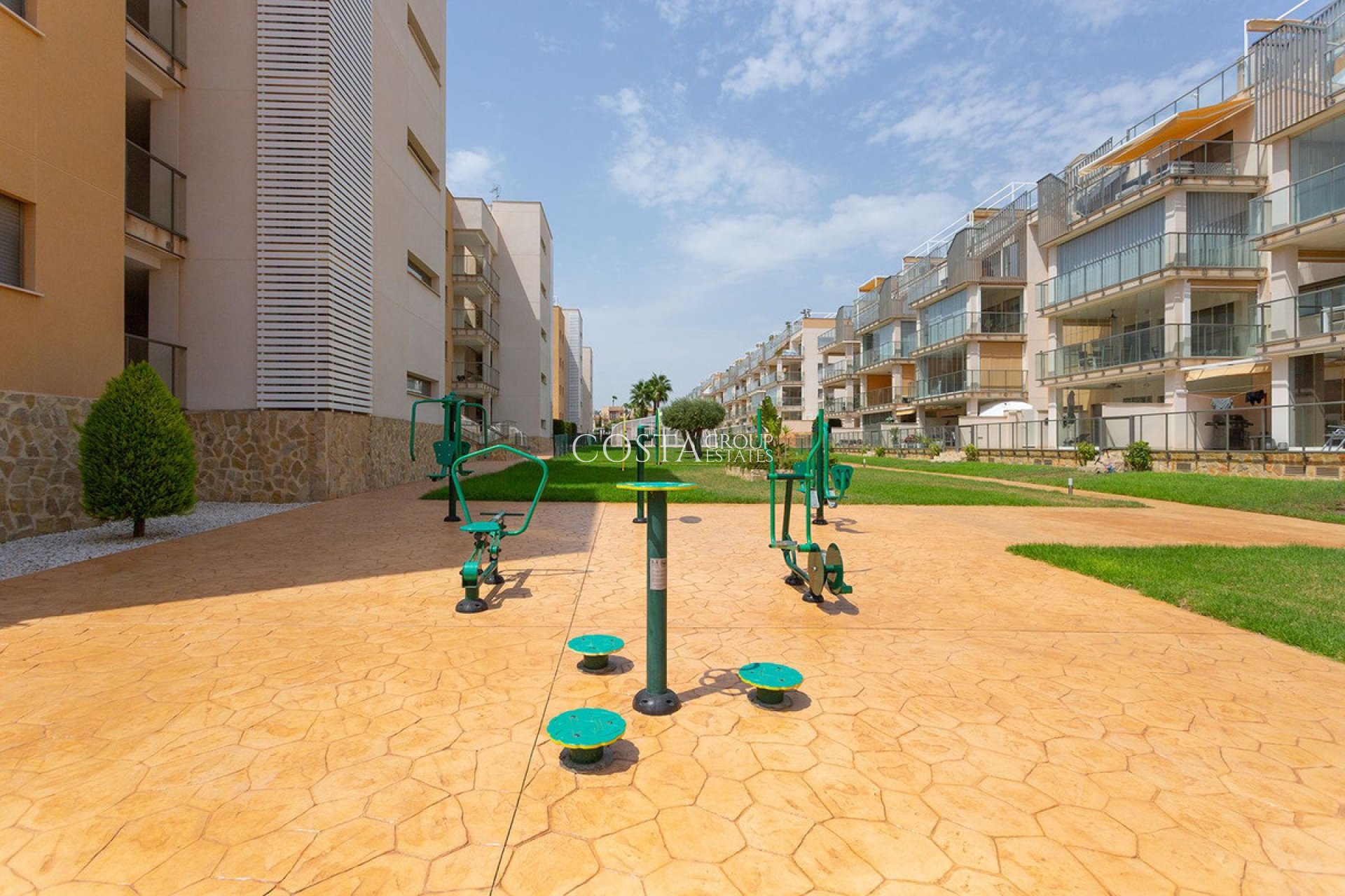 Resale - Apartments -
Orihuela - Villamartin