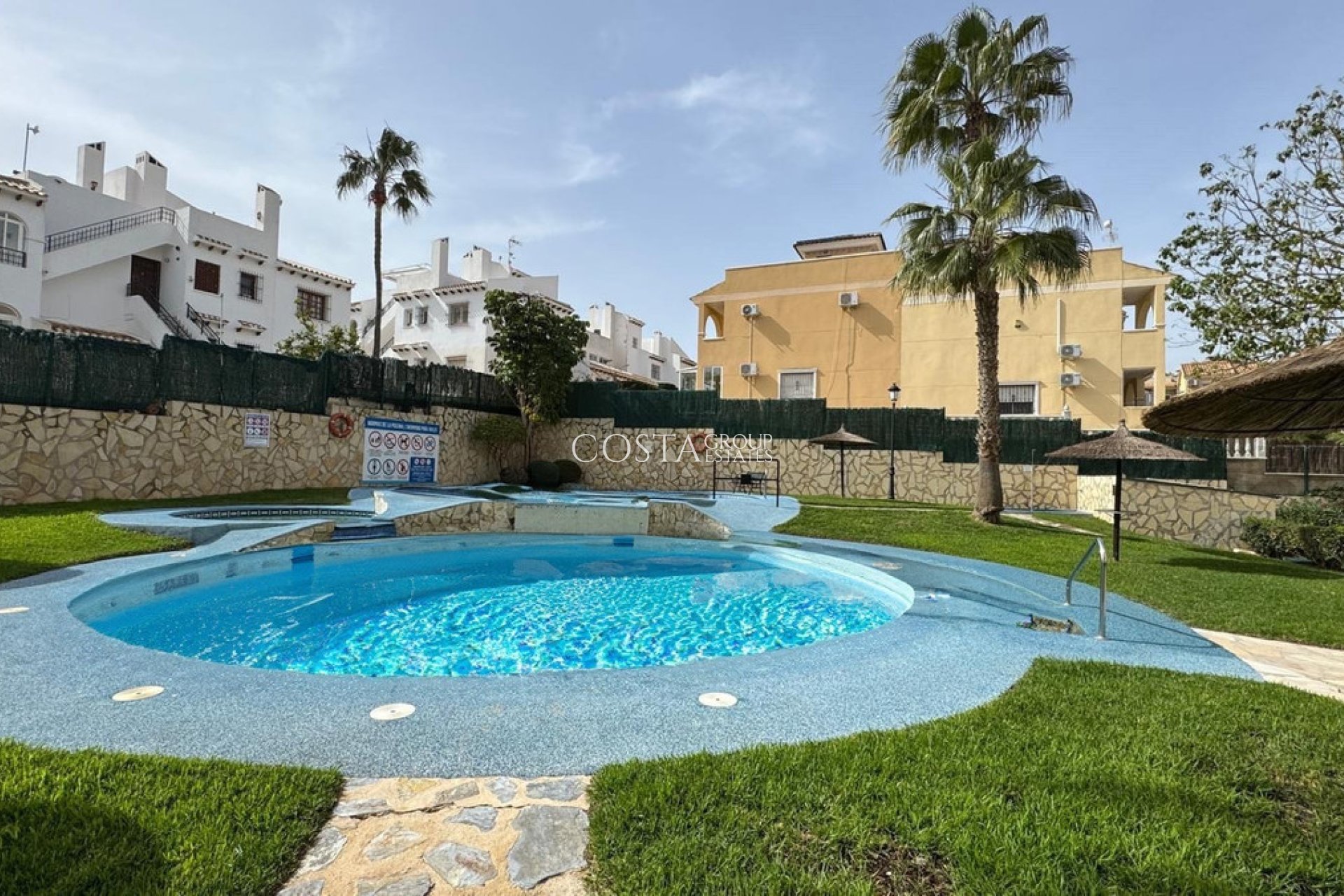 Resale - Apartments -
Orihuela - Villamartin