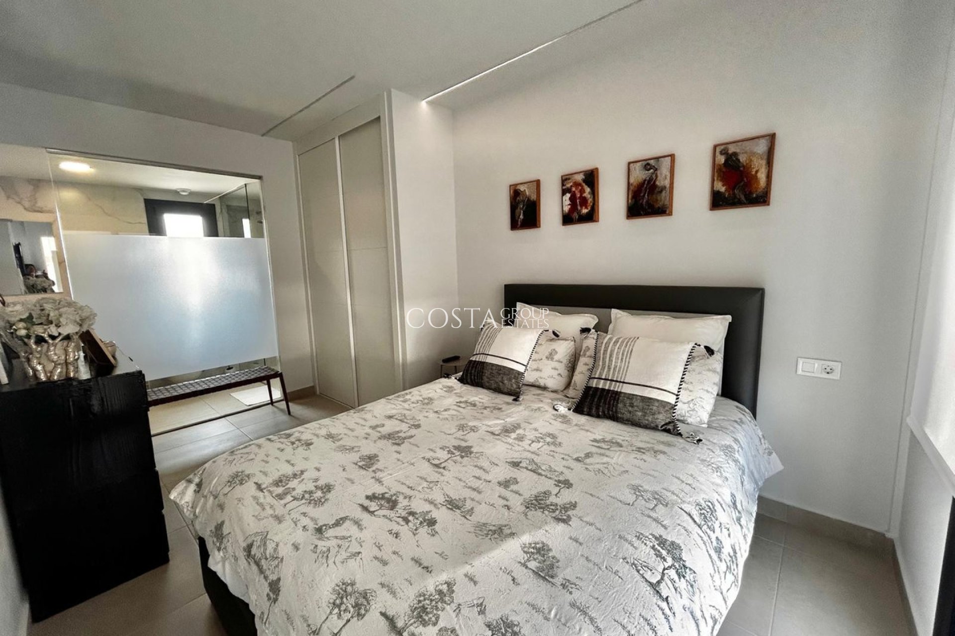 Resale - Apartments -
Orihuela - Villamartin