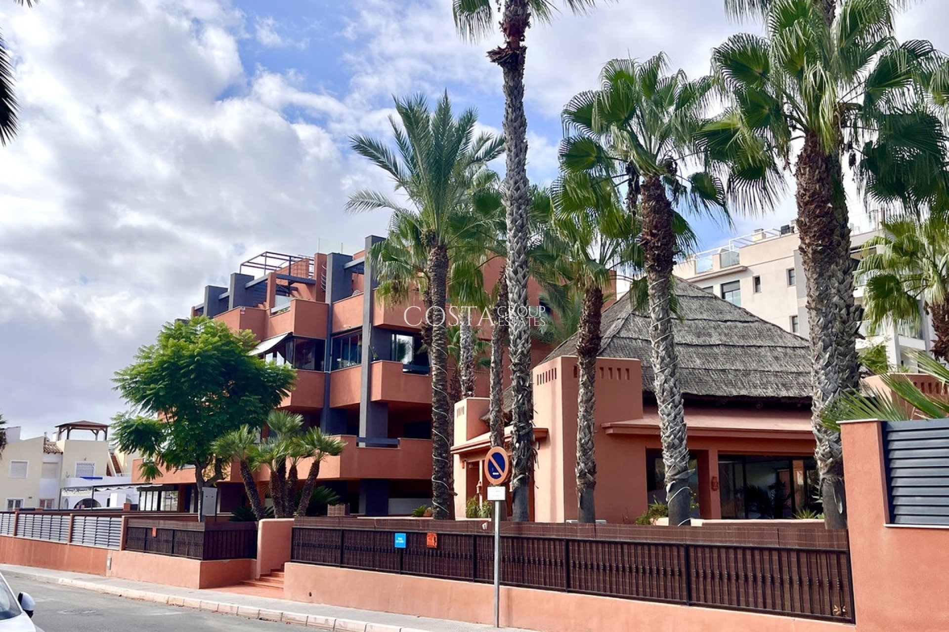 Resale - Apartments -
Orihuela - Villamartin
