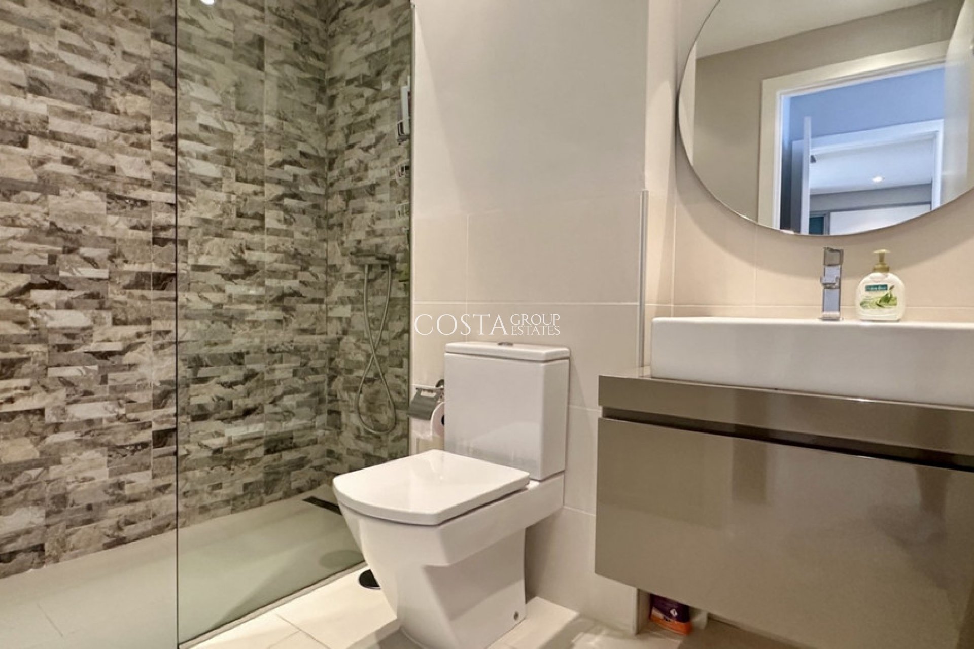 Resale - Apartments -
Orihuela - Villamartin