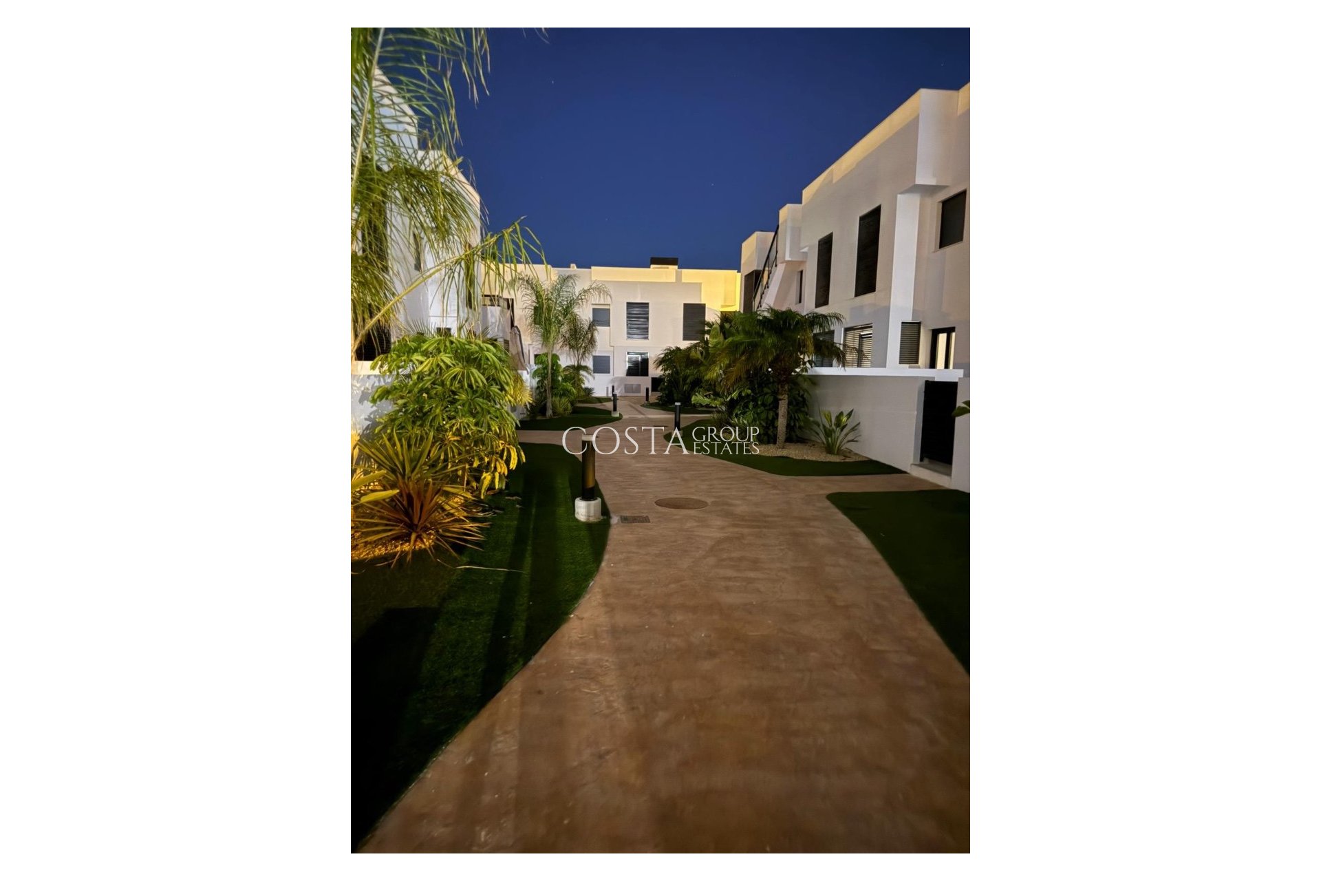 Resale - Apartments -
Pilar de la Horadada - El Mojón