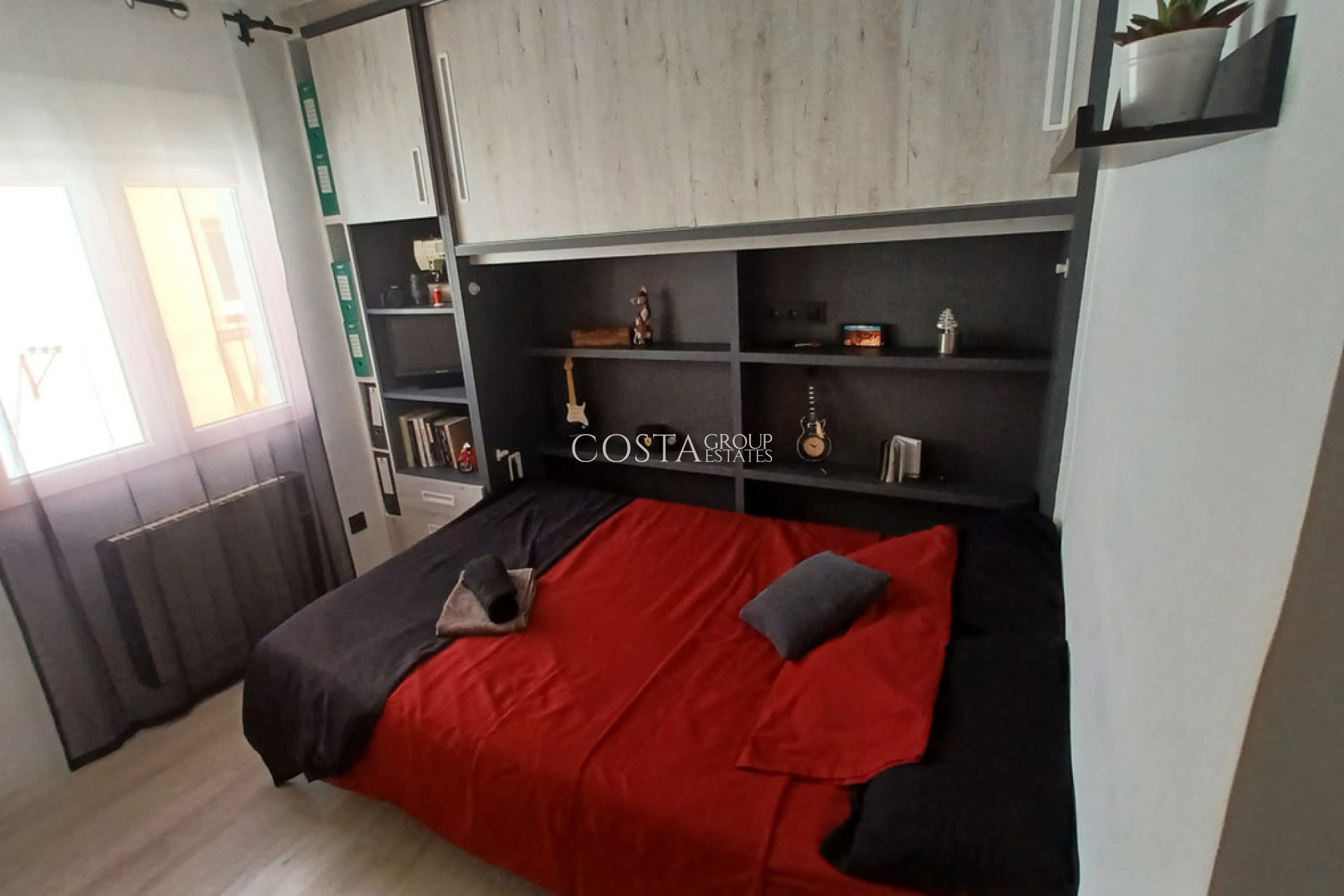 Resale - Apartments -
Pilar de la Horadada - Torre De La Horadada