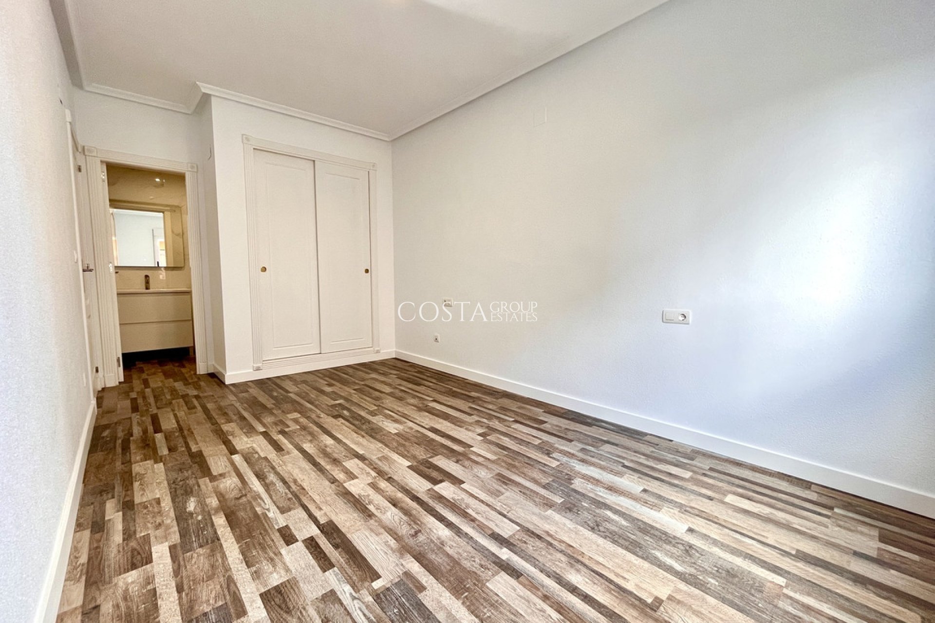 Resale - Apartments -
San Miguel de Salinas - San Miguel de Salinas Centro