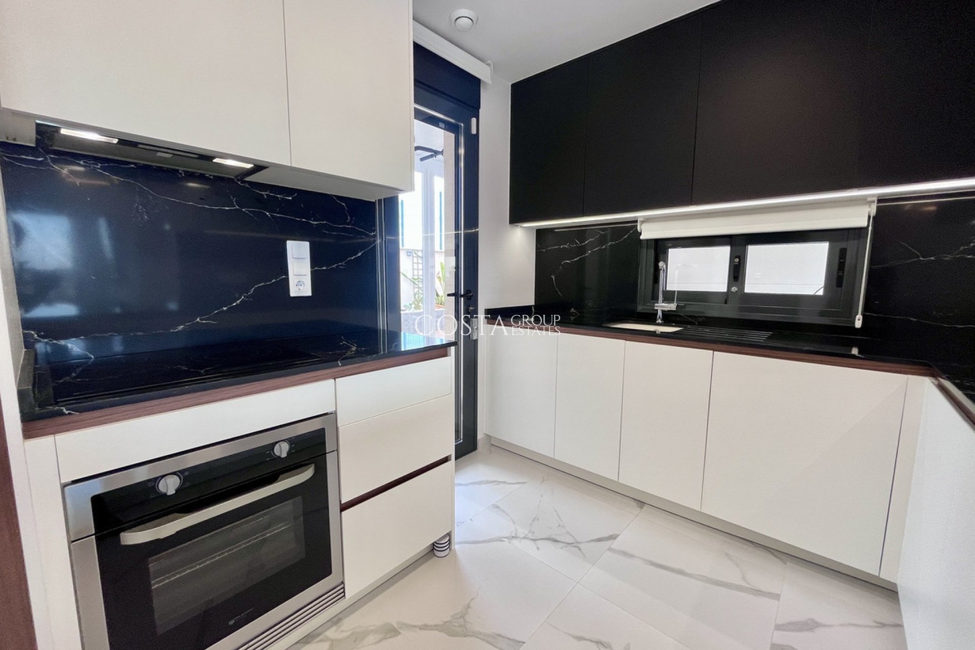 Resale - Apartments -
San Miguel de Salinas - San Miguel de Salinas Centro