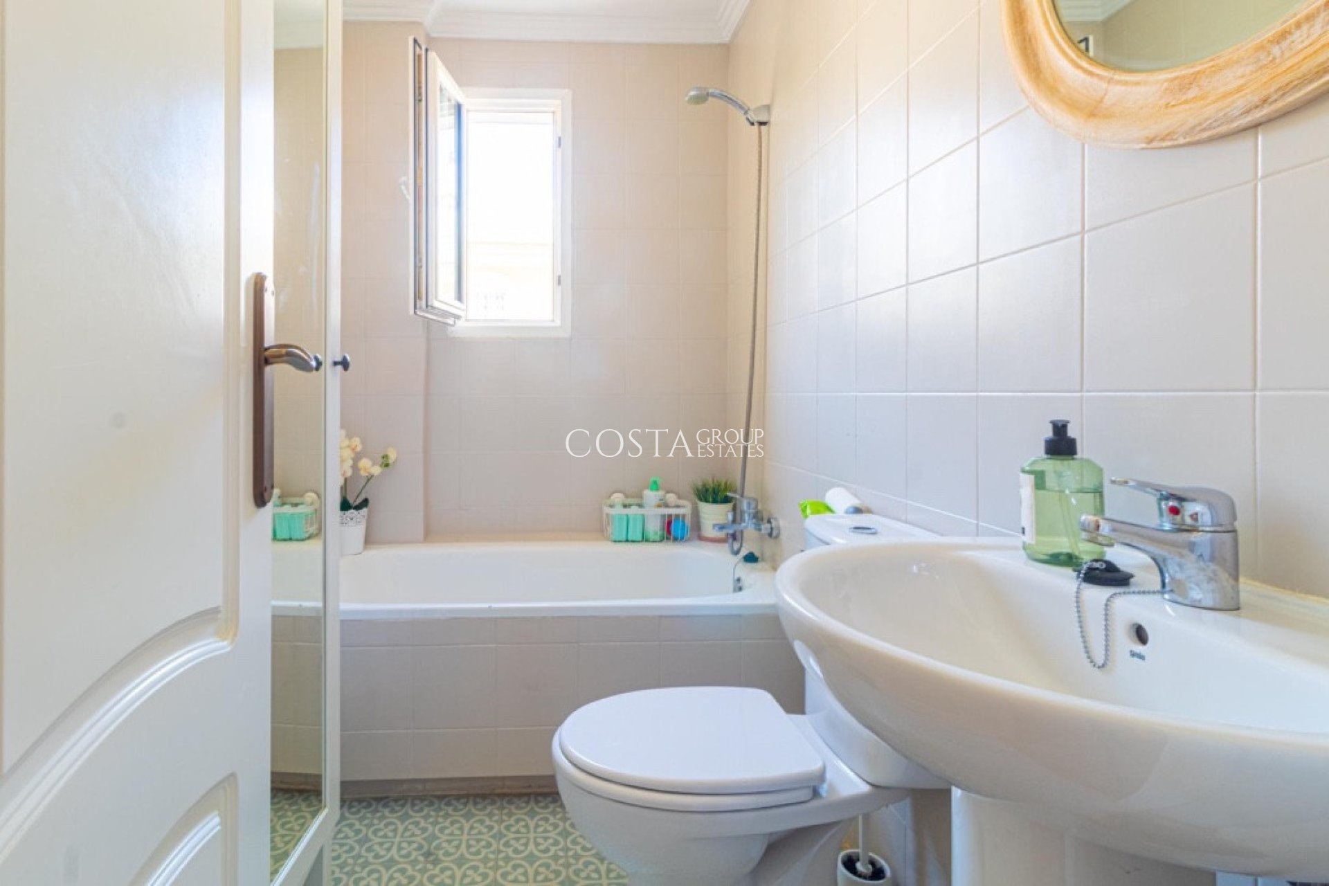 Resale - Apartments -
Torrevieja - La Veleta