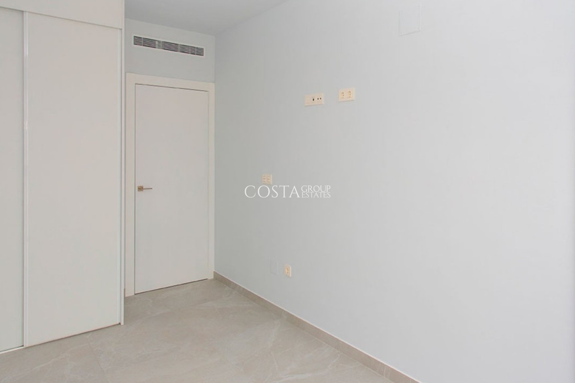 Resale - Apartments -
Torrevieja - Playa del Cura