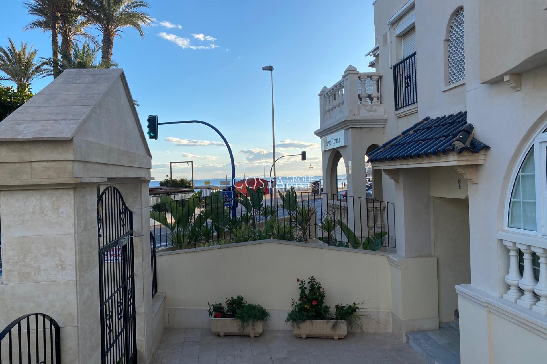 Resale - Apartments -
Torrevieja - Playa Los Locos