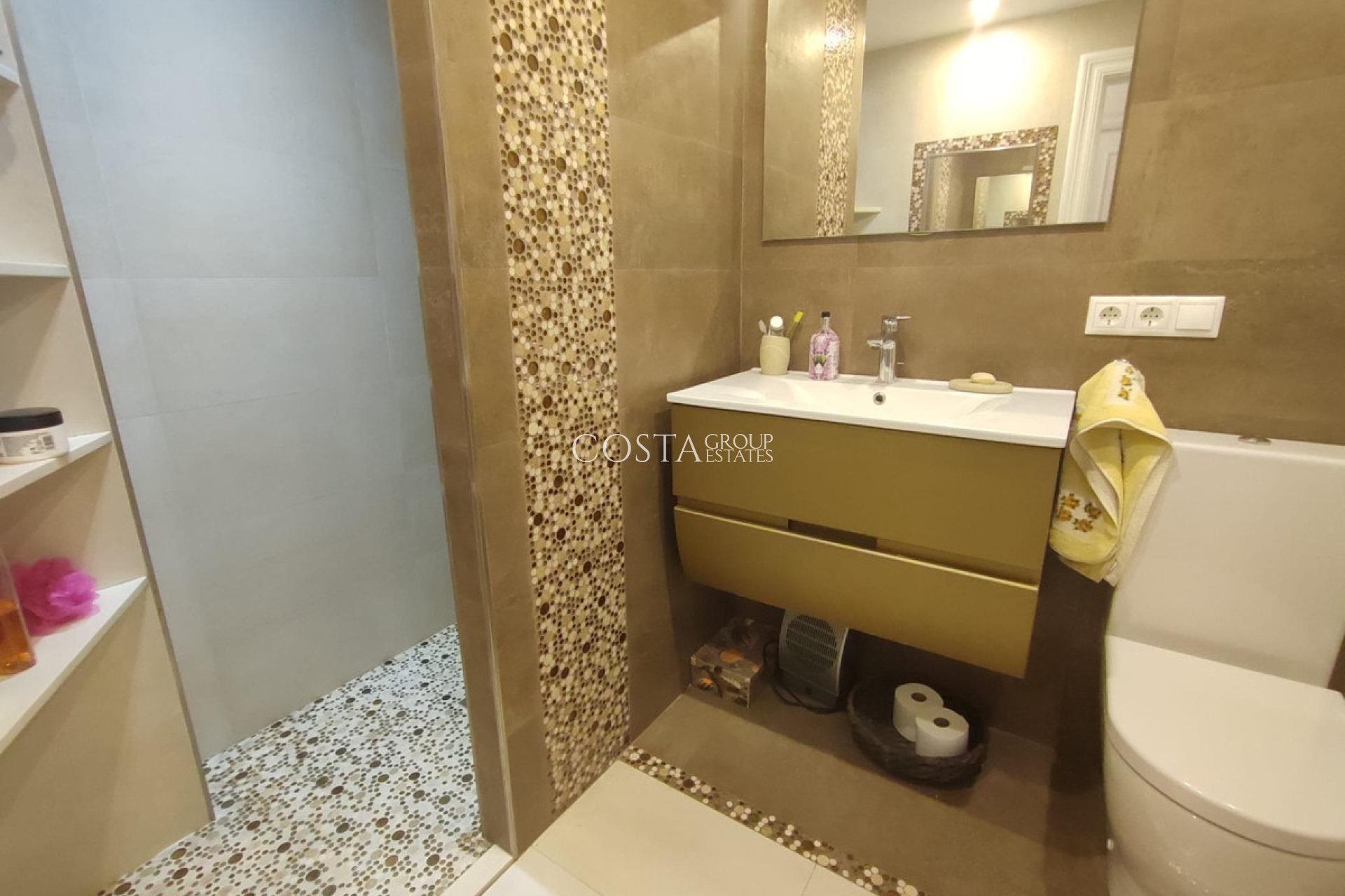 Resale - Apartments -
Torrevieja - Torrevieja Centro