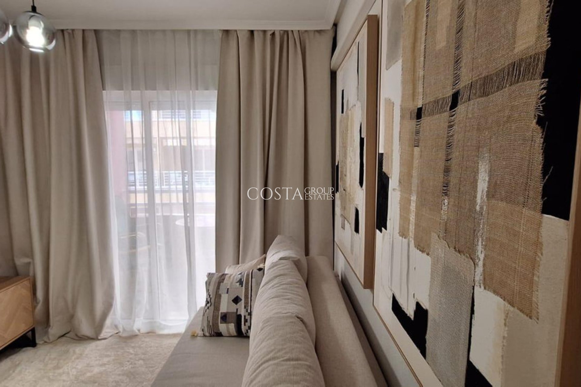 Resale - Apartments -
Torrevieja - Torrevieja Centro