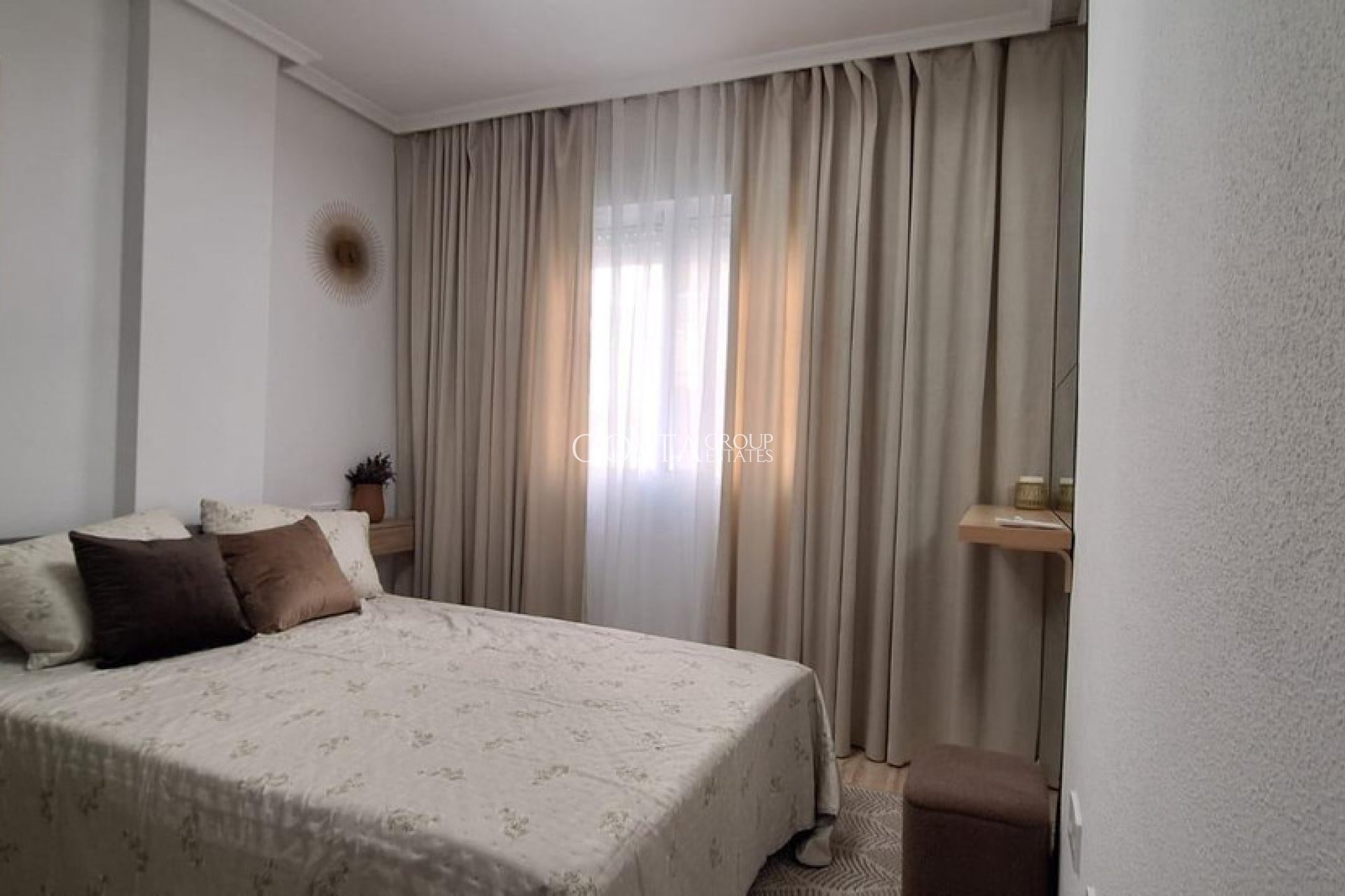 Resale - Apartments -
Torrevieja - Torrevieja Centro