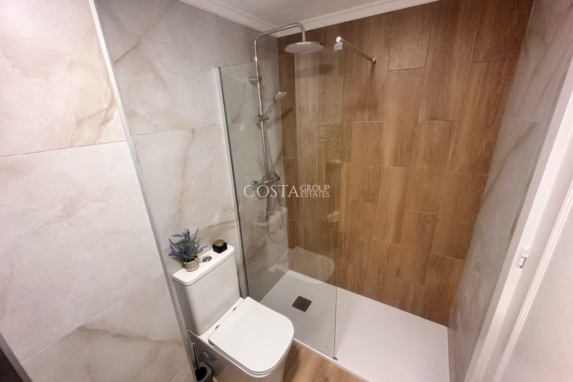 Resale - Apartments -
Torrevieja - Torrevieja Centro