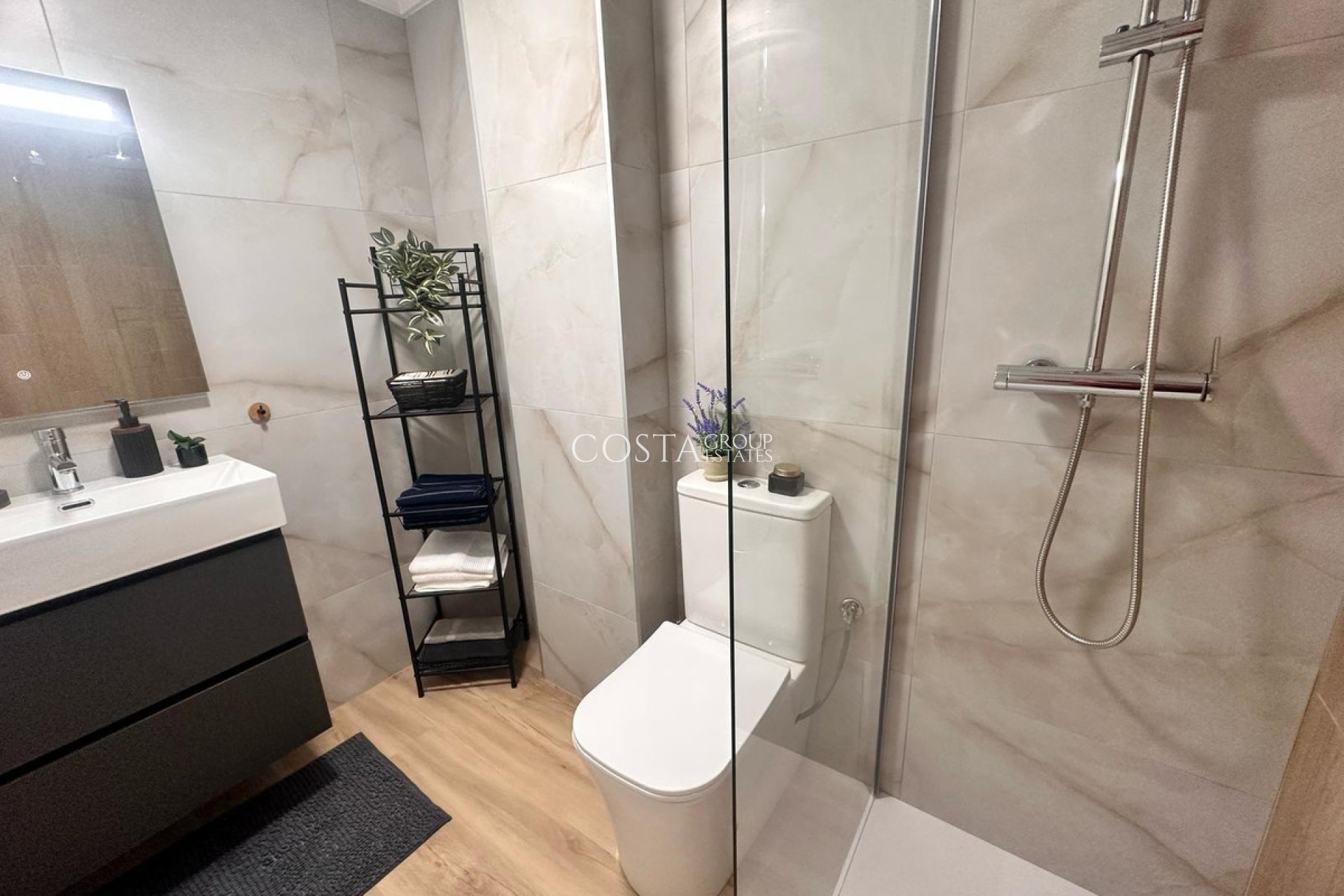 Resale - Apartments -
Torrevieja - Torrevieja Centro