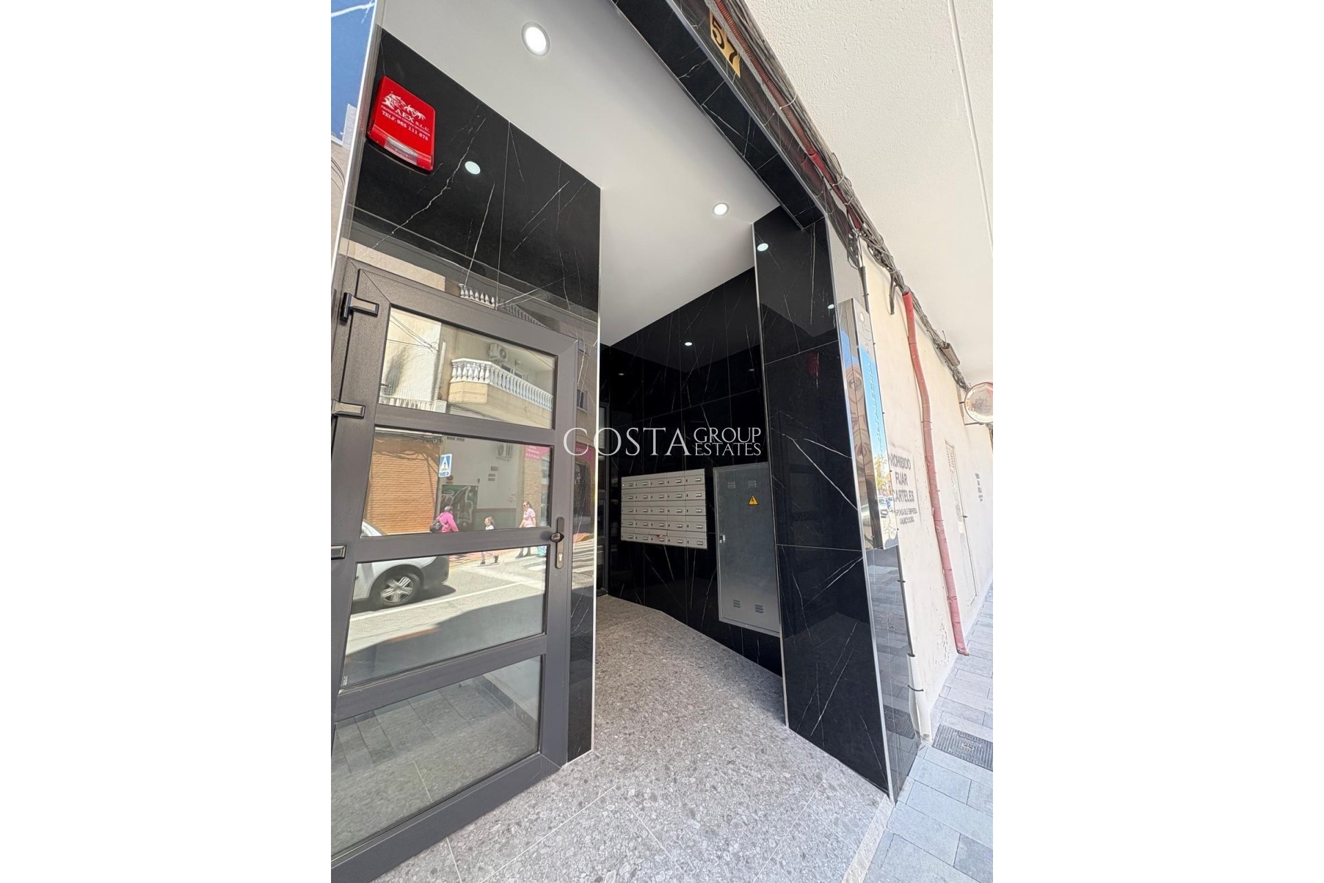 Resale - Apartments -
Torrevieja - Torrevieja Centro