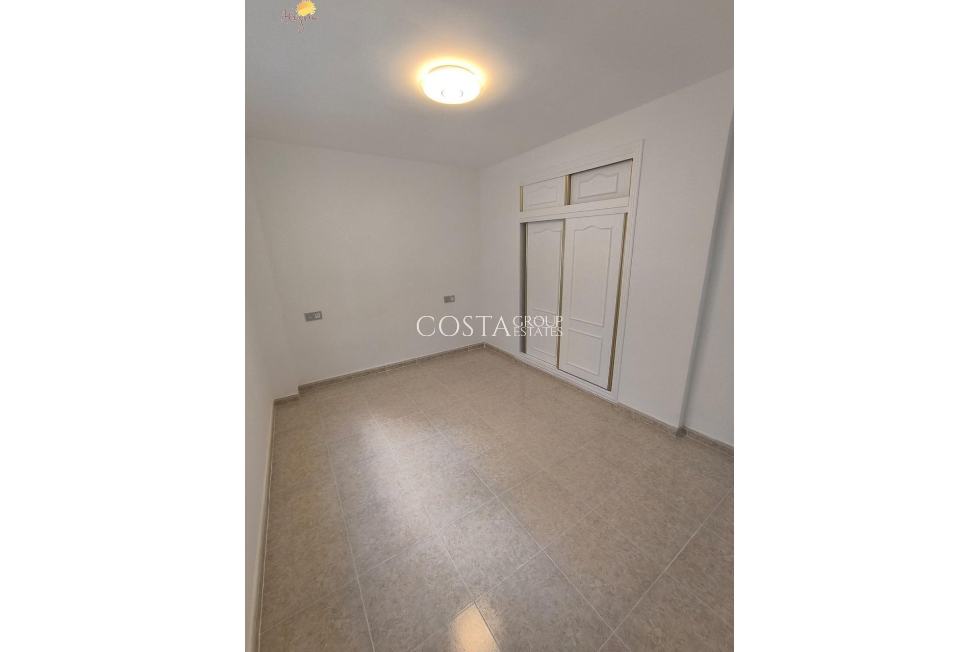 Resale - Apartments -
Torrevieja - Torrevieja Centro
