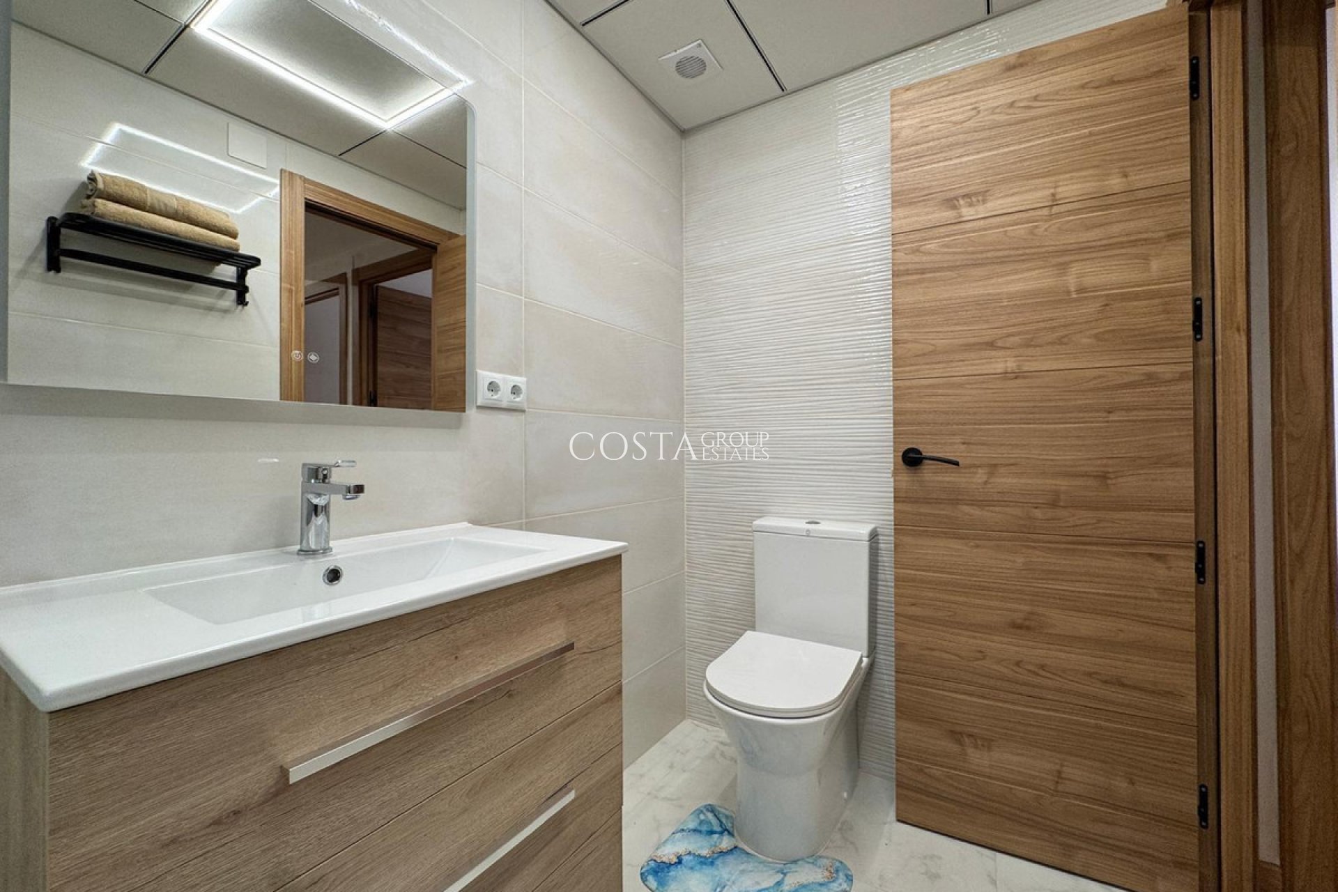 Resale - Apartments -
Torrevieja - Torrevieja Centro