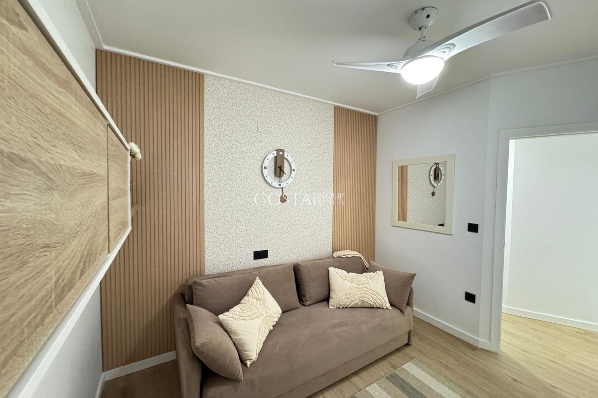 Resale - Apartments -
Torrevieja - Torrevieja Centro