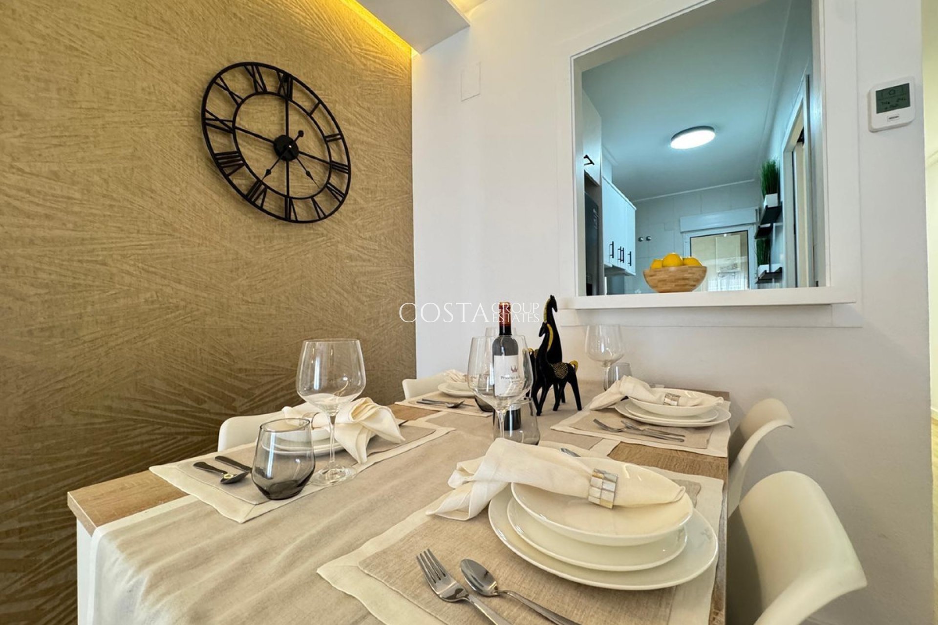 Resale - Apartments -
Torrevieja - Torrevieja Centro