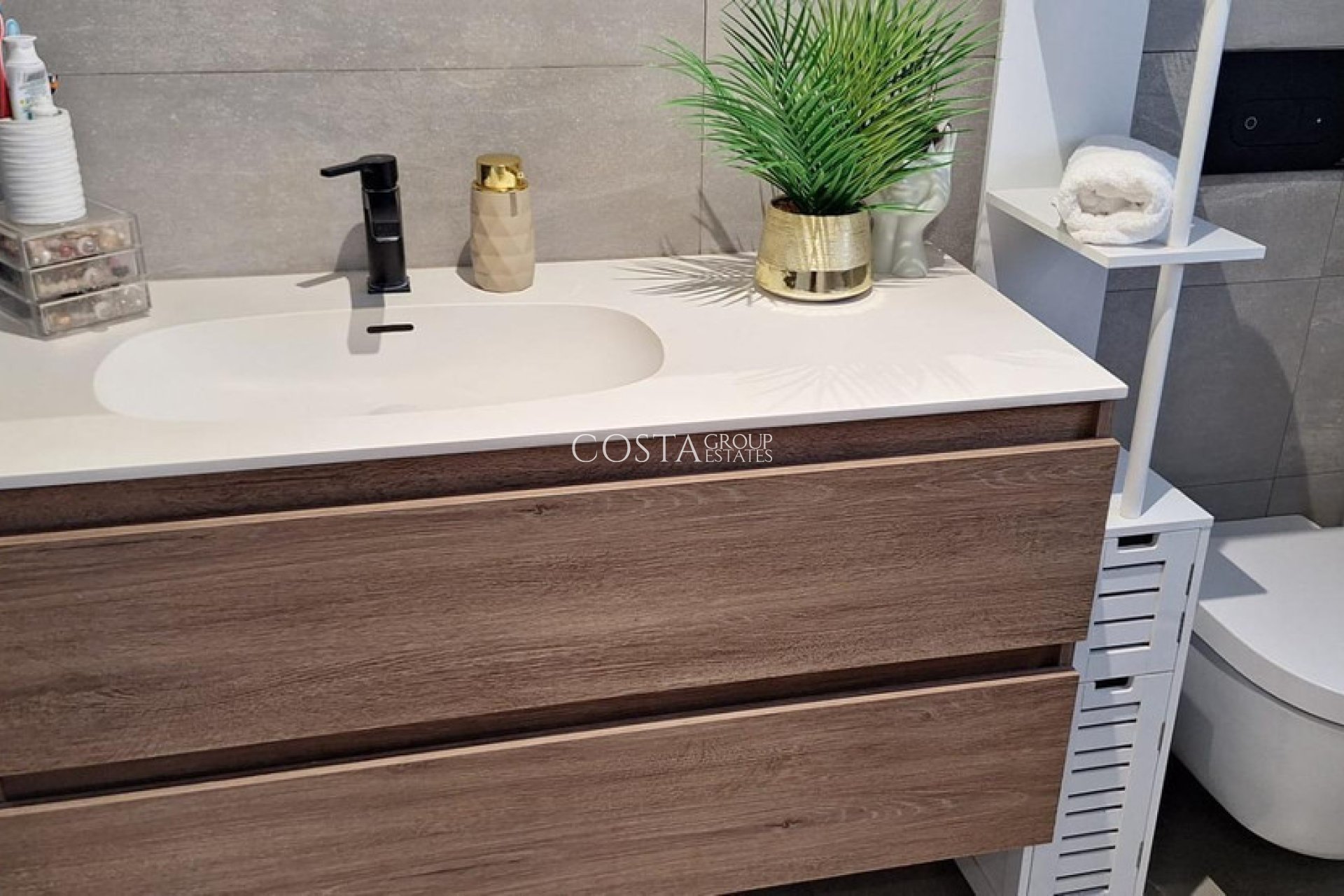 Resale - Apartments -
Torrevieja - Torrevieja Centro