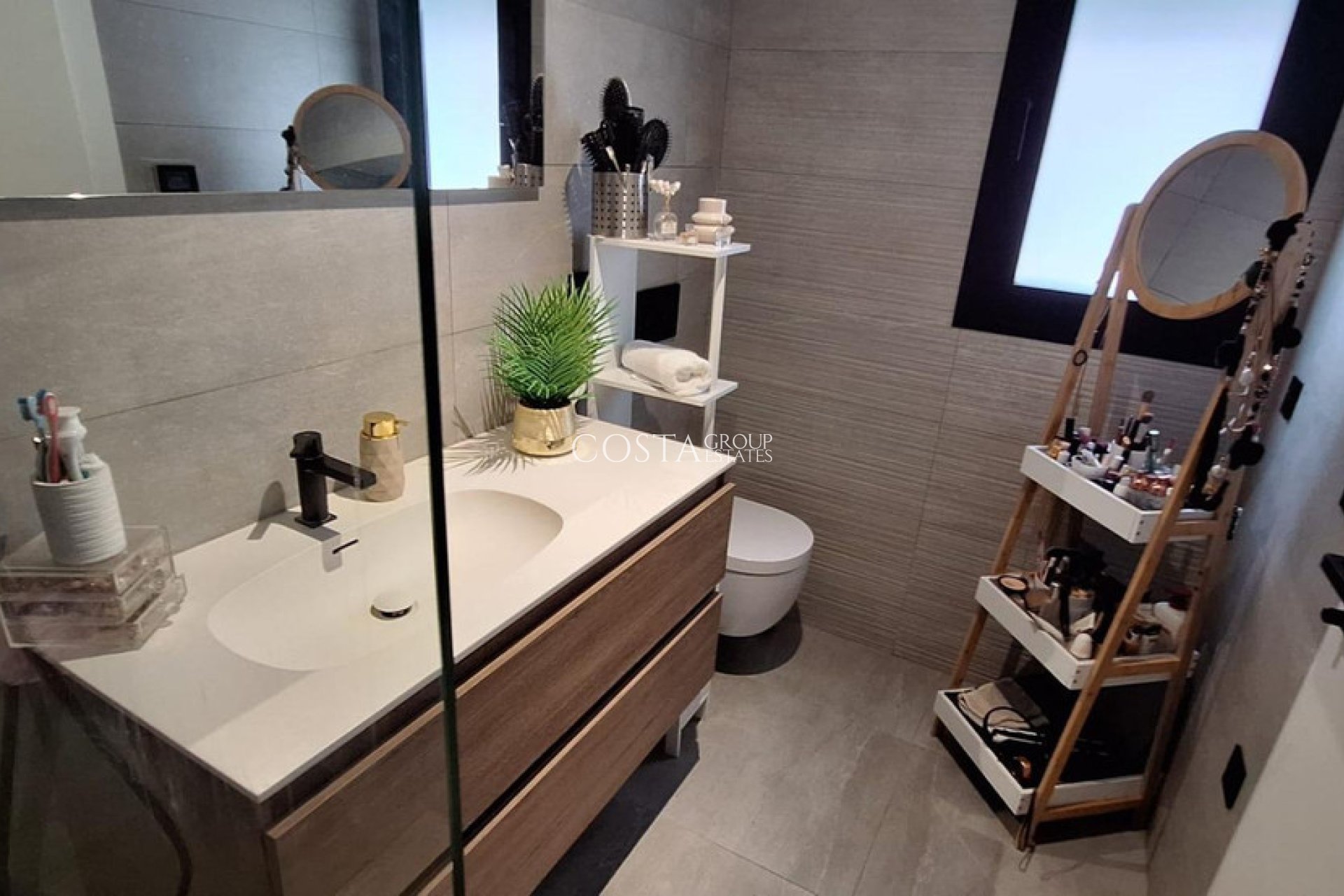 Resale - Apartments -
Torrevieja - Torrevieja Centro