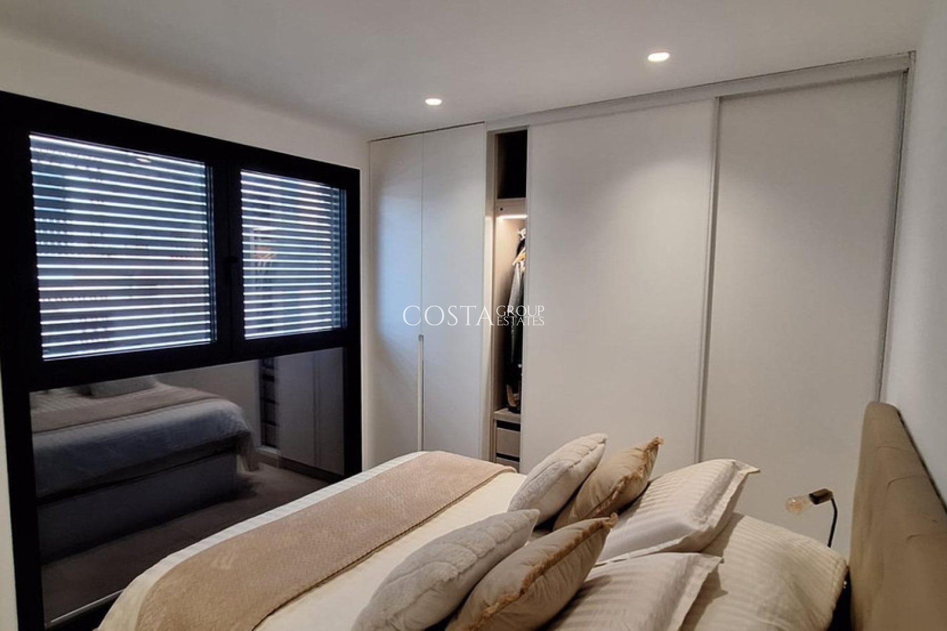 Resale - Apartments -
Torrevieja - Torrevieja Centro