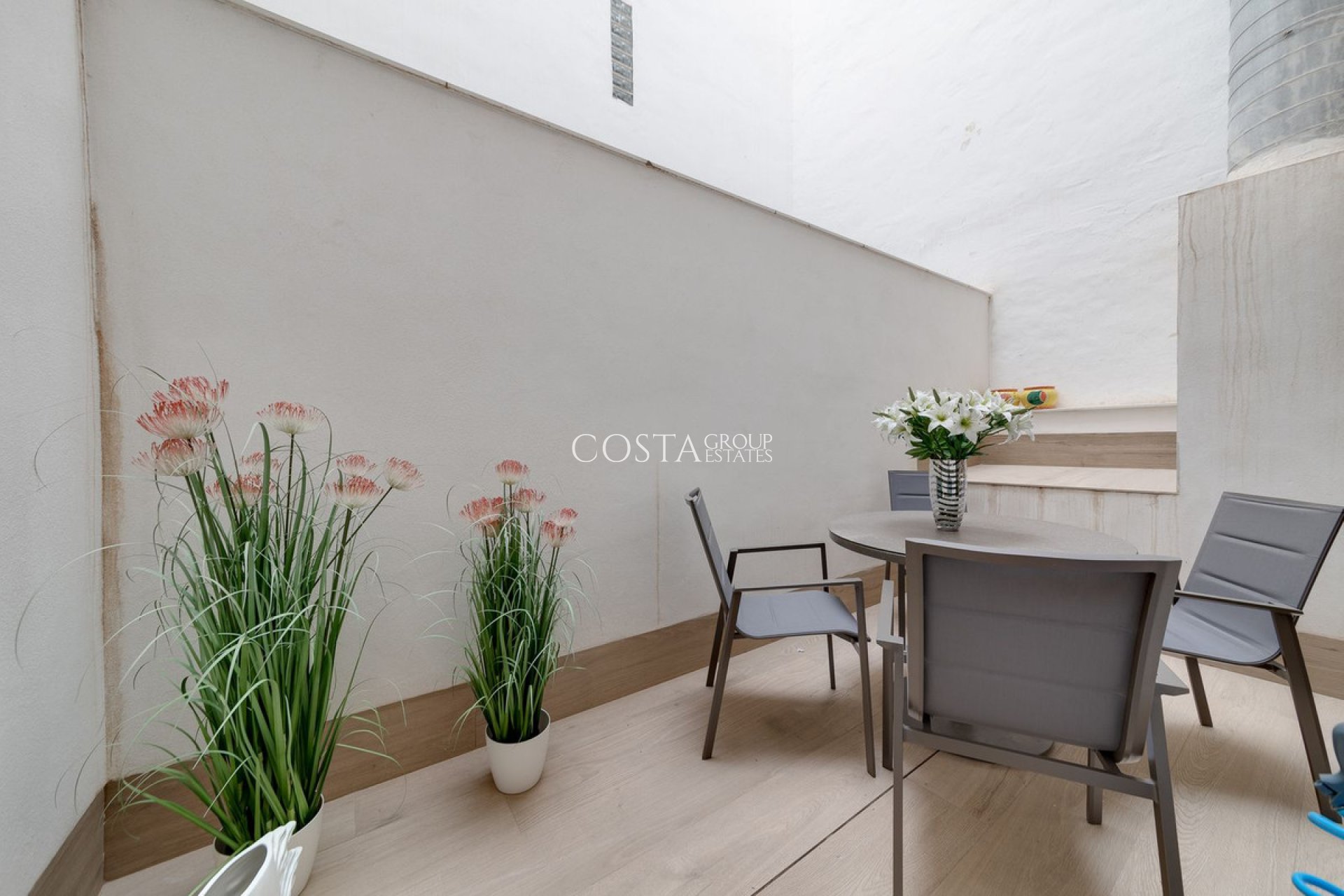 Resale - Apartments -
Torrevieja - Torrevieja Centro