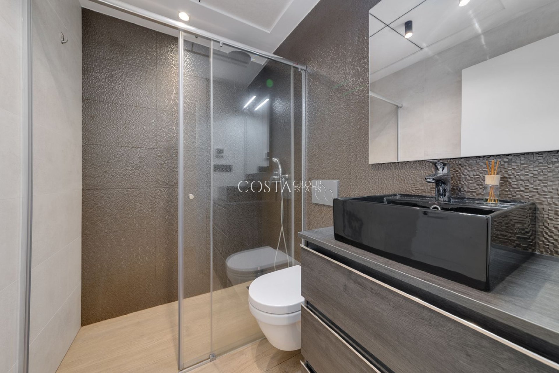 Resale - Apartments -
Torrevieja - Torrevieja Centro